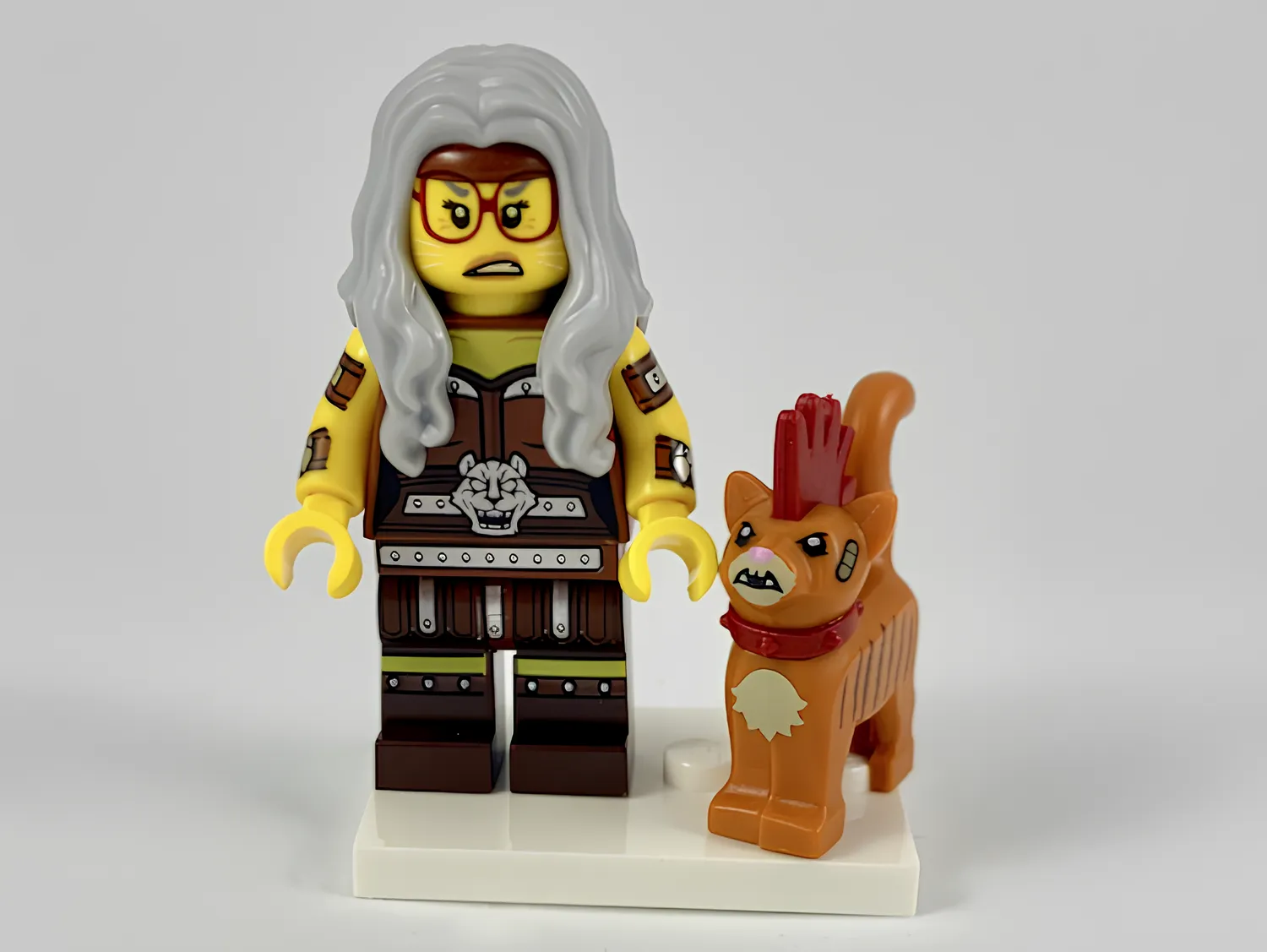 Изображение товара LEGO Минифигурка Шерри Скретчен Скарфилд из серии Муви 2, коллекционный набор Изображение товара LEGO Минифигурка Шерри Скретчен Скарфилд из серии Муви 2, коллекционный набор