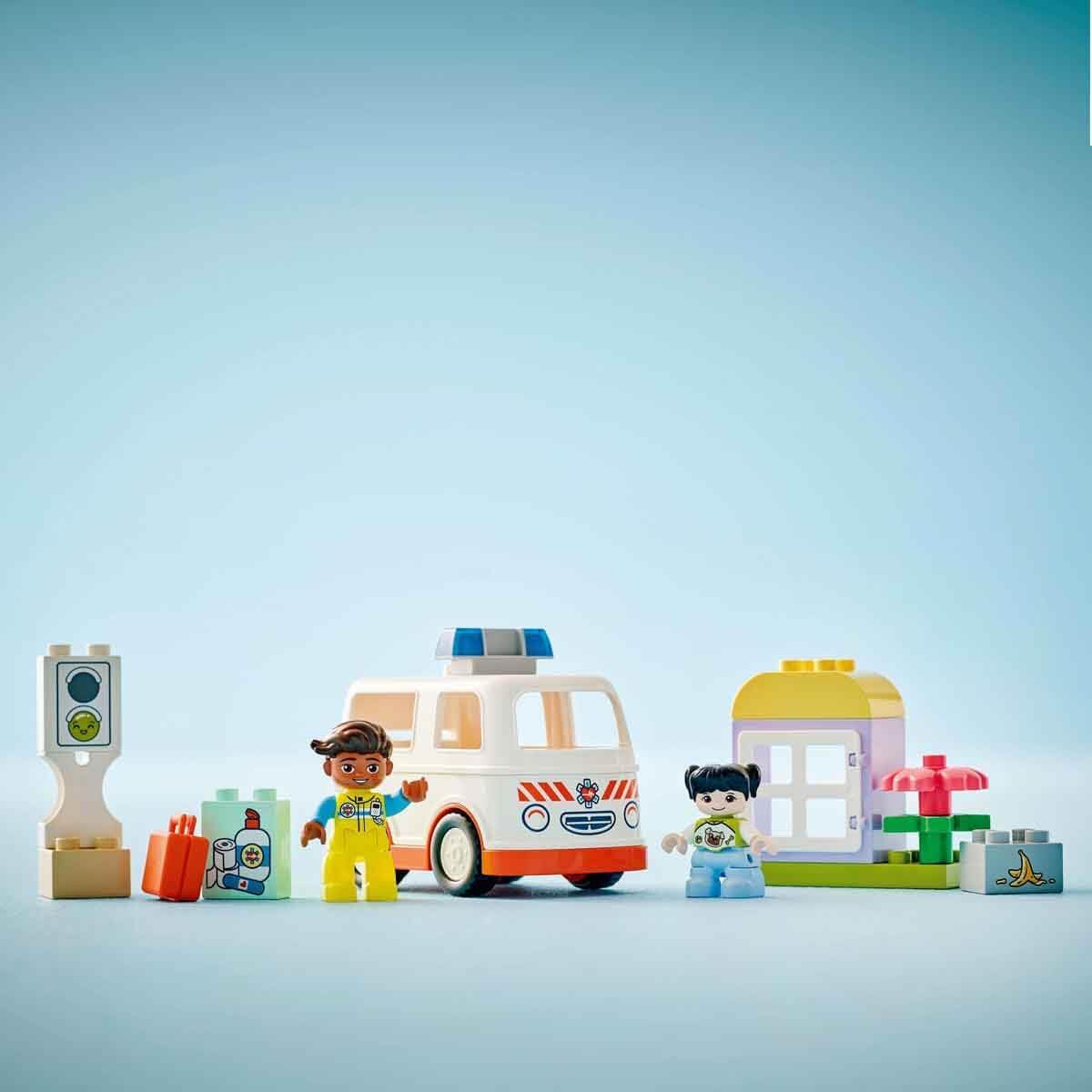 Конструктор LEGO DUPLO Машина скорой помощи блочный - фото 6