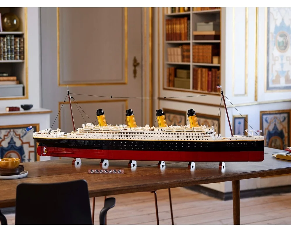 Конструктор LEGO Creator Expert 10294 9090 дет. - фото 27
