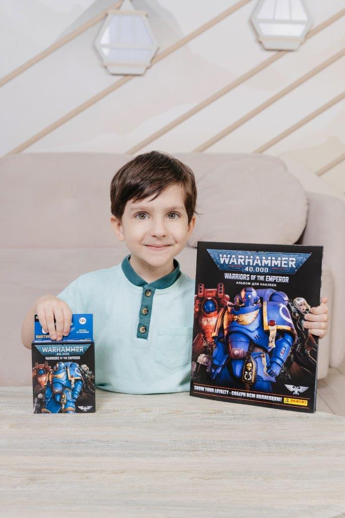 Бокс с наклейками Panini WARHAMMER 40000 50 пакетиков в наборе - фото 7