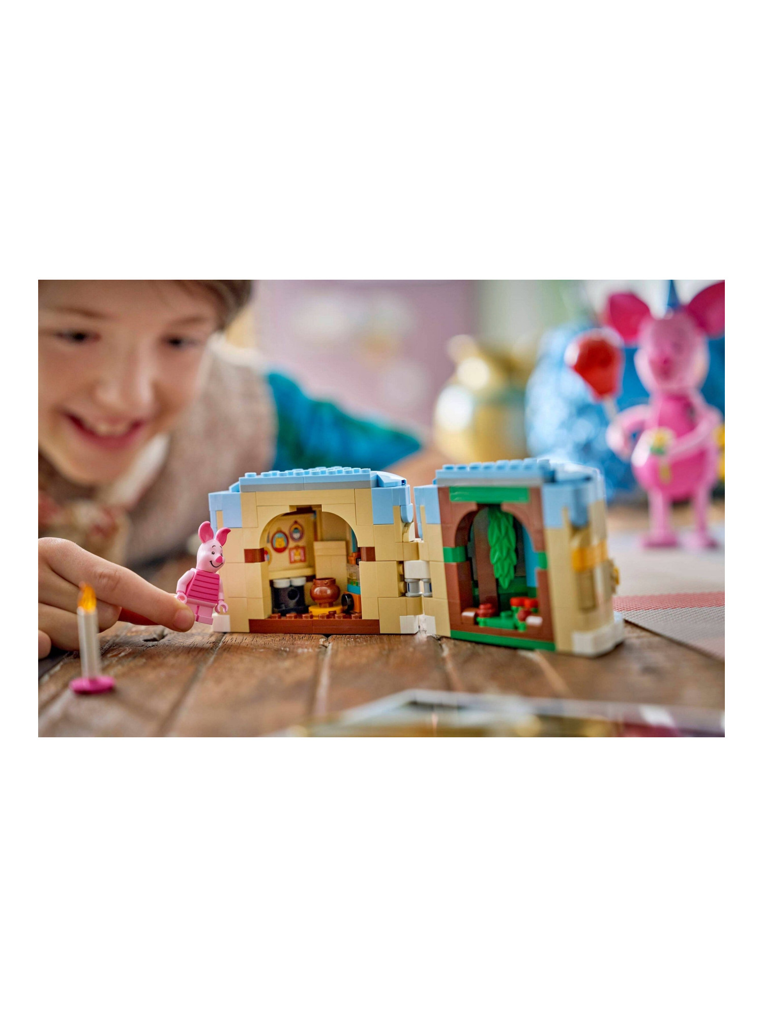 Конструктор LEGO Disney День рождения Пятачка 544 дет. - фото 6