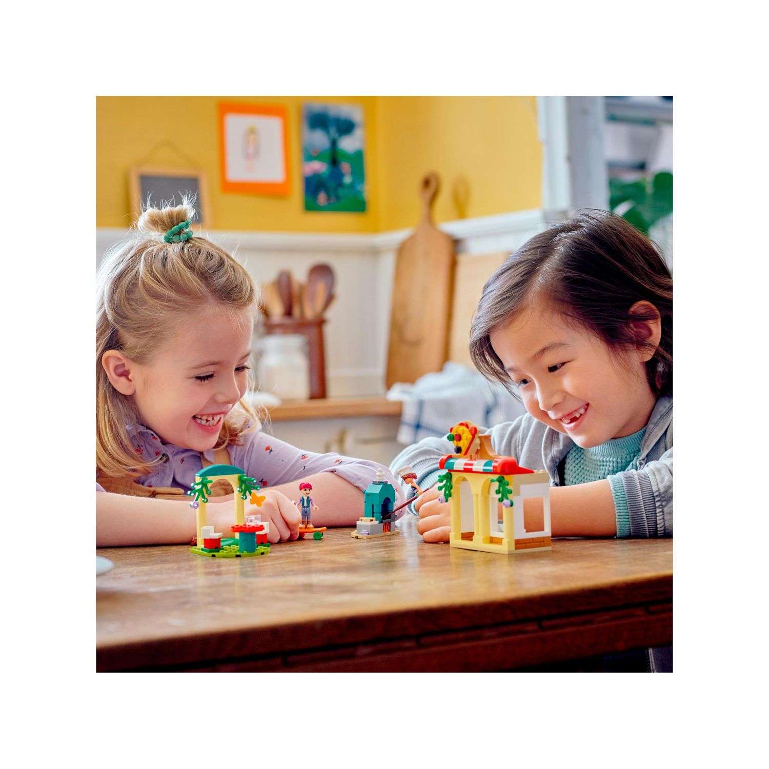 Конструктор LEGO Friends Heartlake City Pizzeria блочный - фото 9