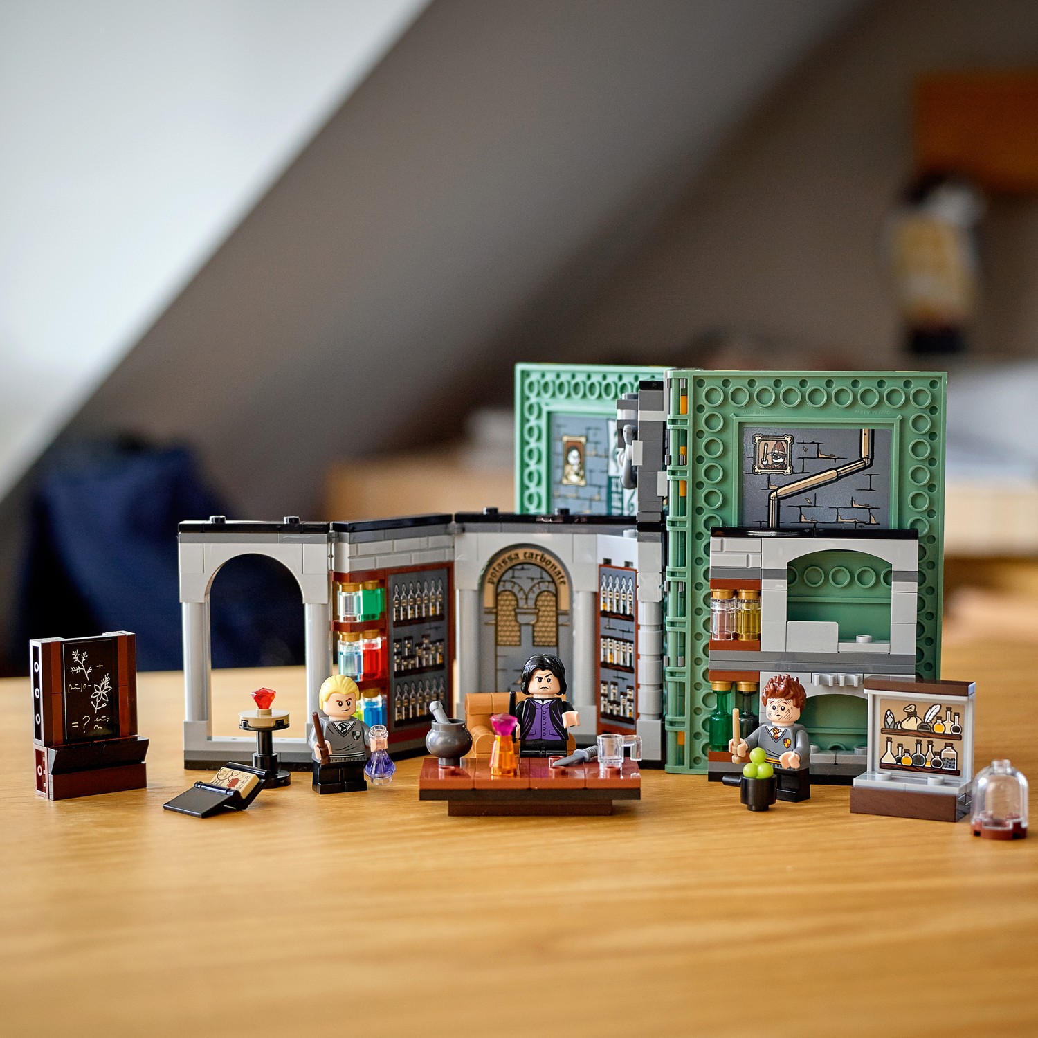 Конструктор LEGO Harry Potter Учёба в Хогвартсе Зельеварение 271 дет. - фото 10