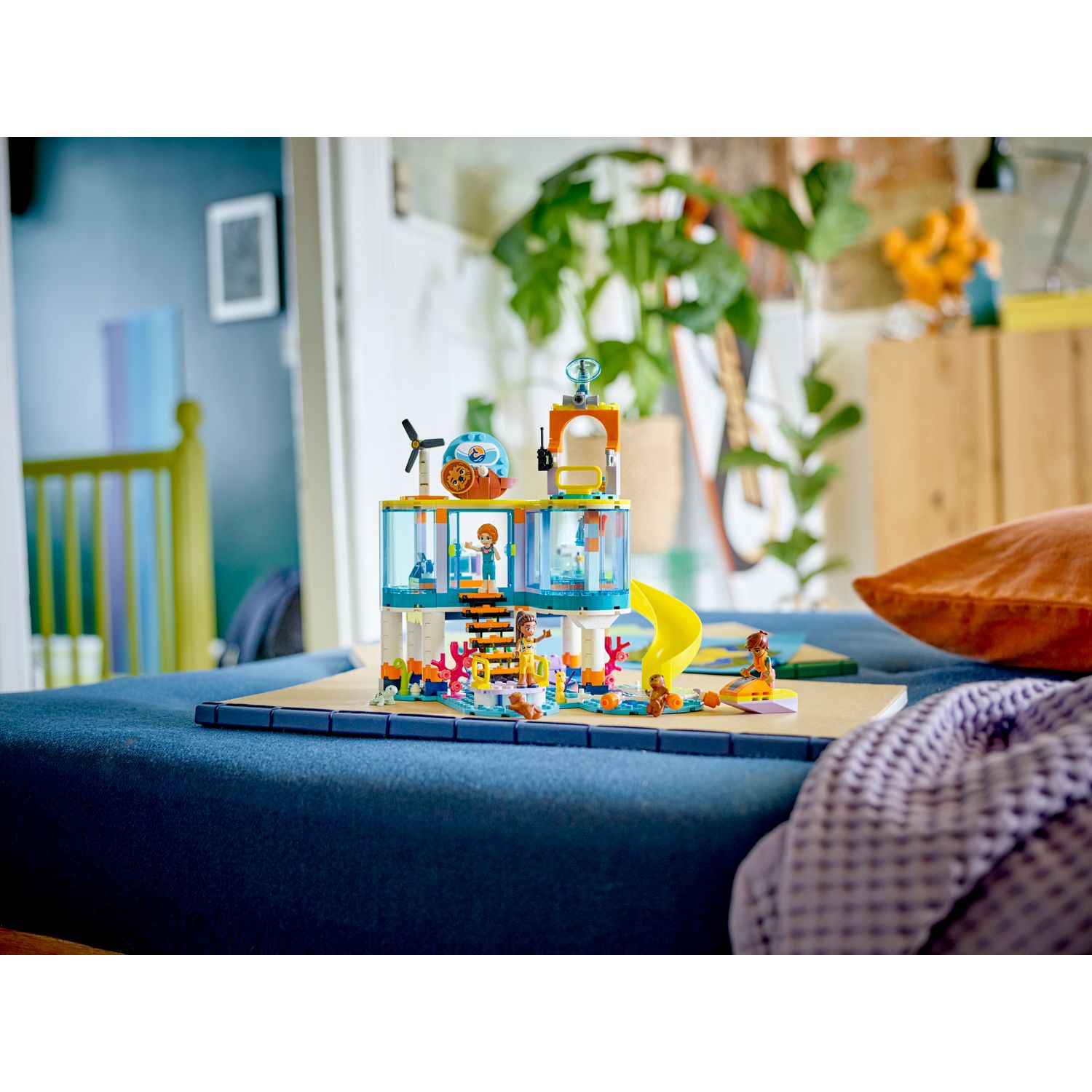 Конструктор LEGO Friends Sea Rescue Center 376 дет. - фото 11