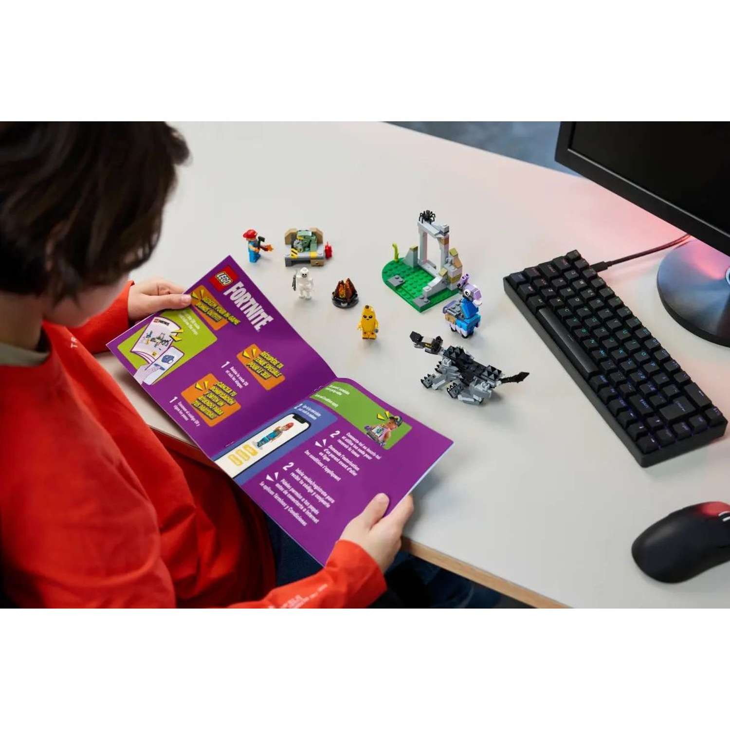 Конструктор LEGO Fortnite Лагерь Пили и Спаркплага 250 дет. - фото 6