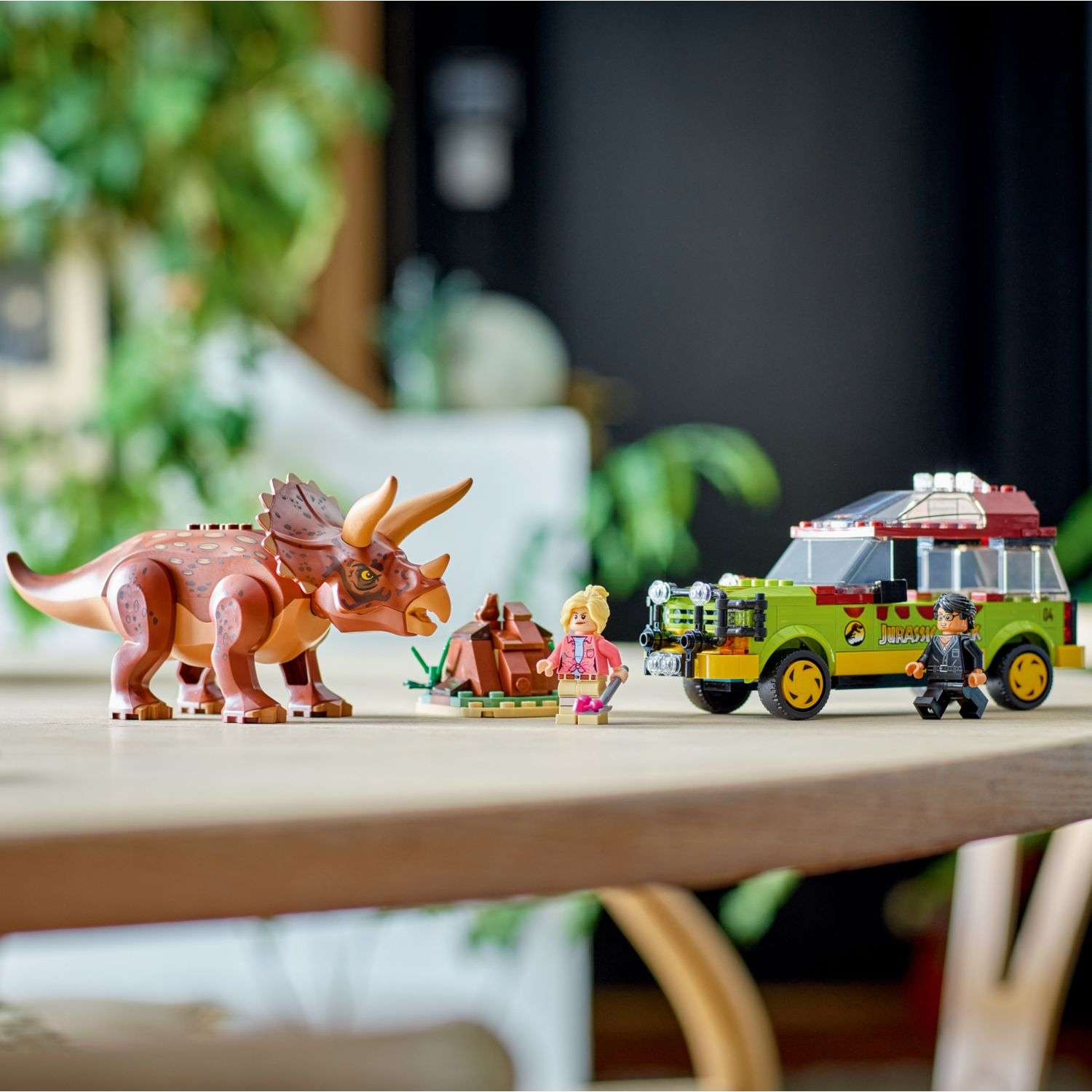 Конструктор LEGO Jurassic World Triceratops Research 281 дет. - фото 7