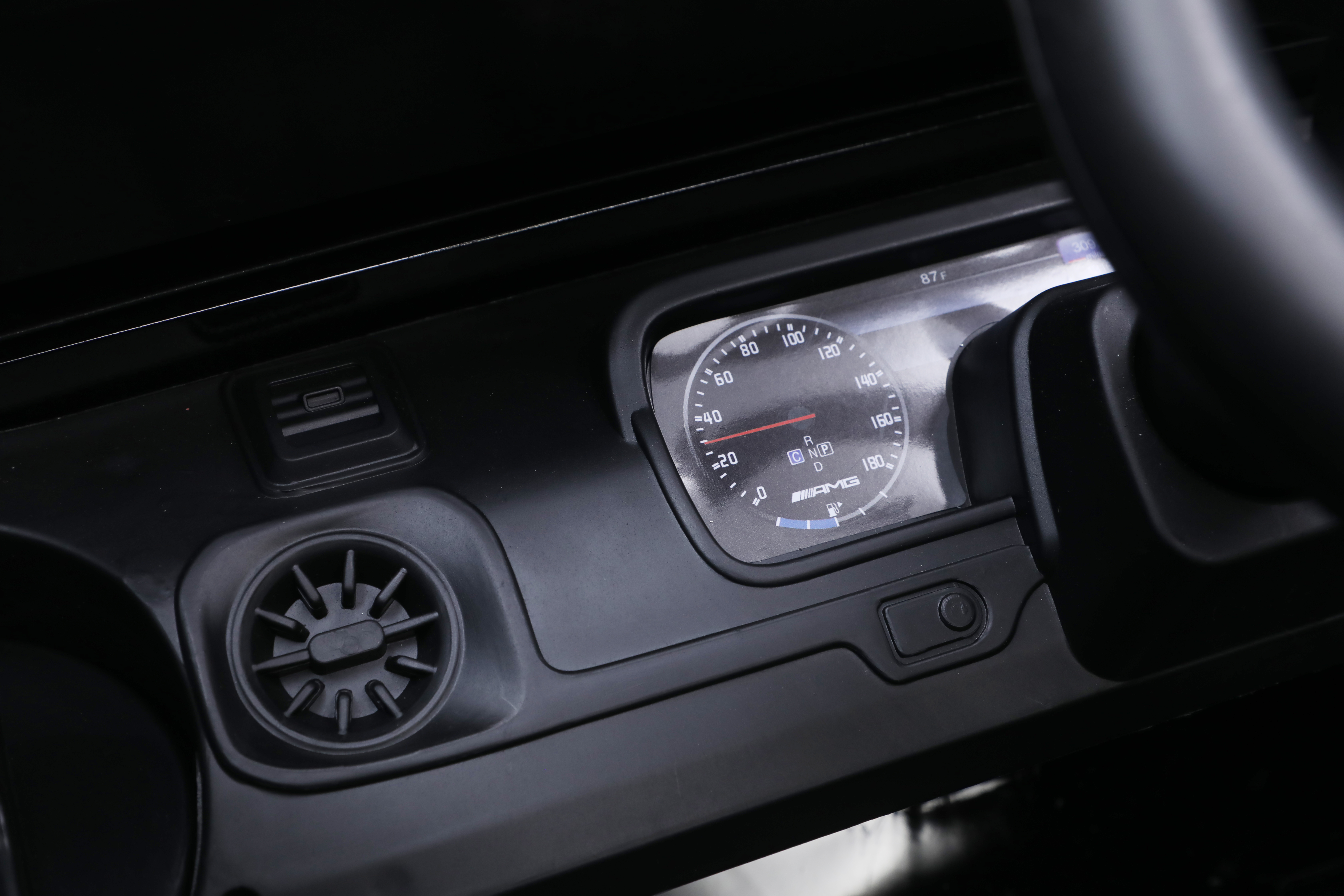Электромобиль TOYLAND Mercedes Benz G63 AMG ПОЛНЫЙ ПРИВОД С пультом ДУ - фото 11