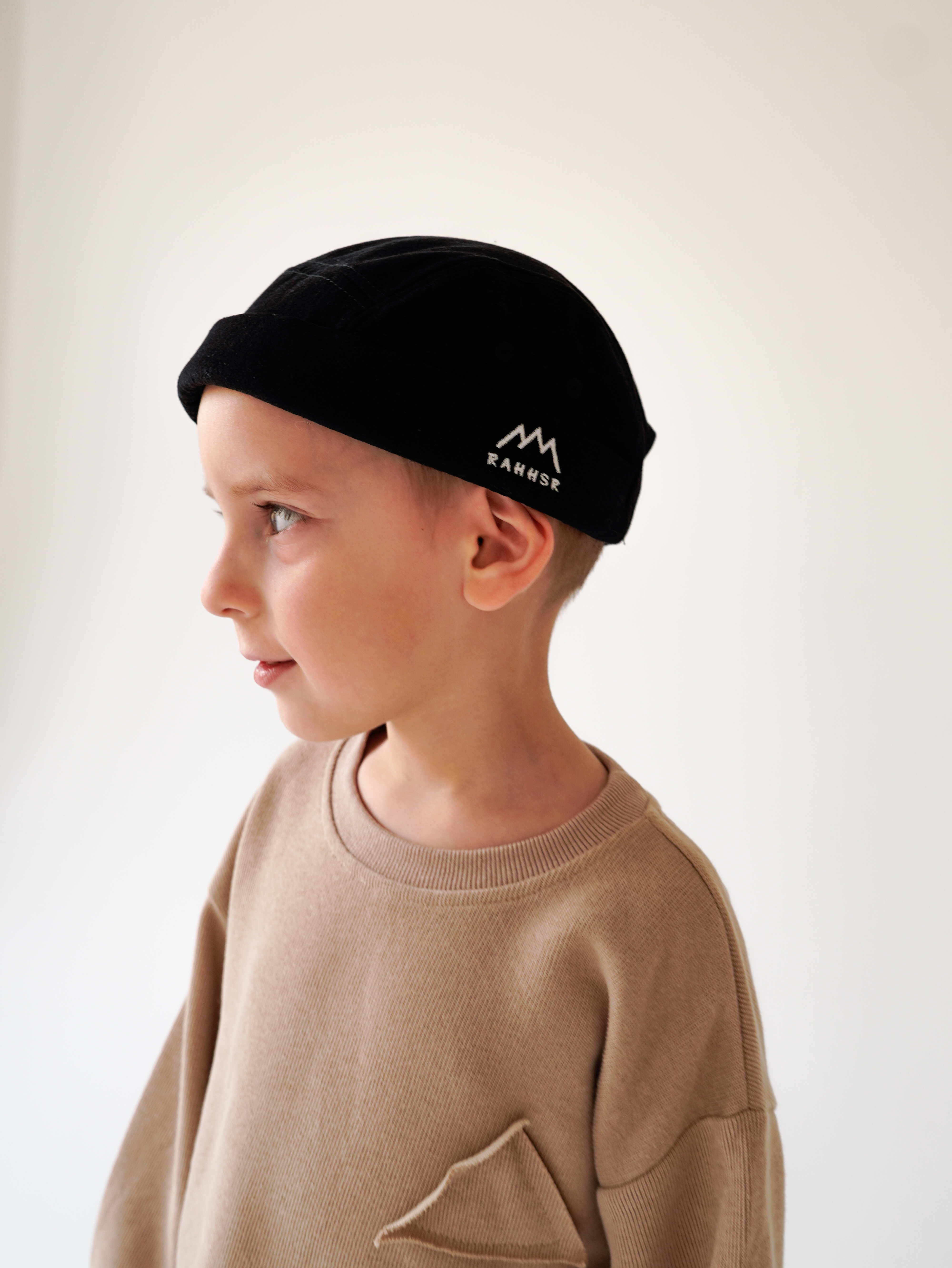 Шапка OZITI KIDS ok010225/черный - фото 5