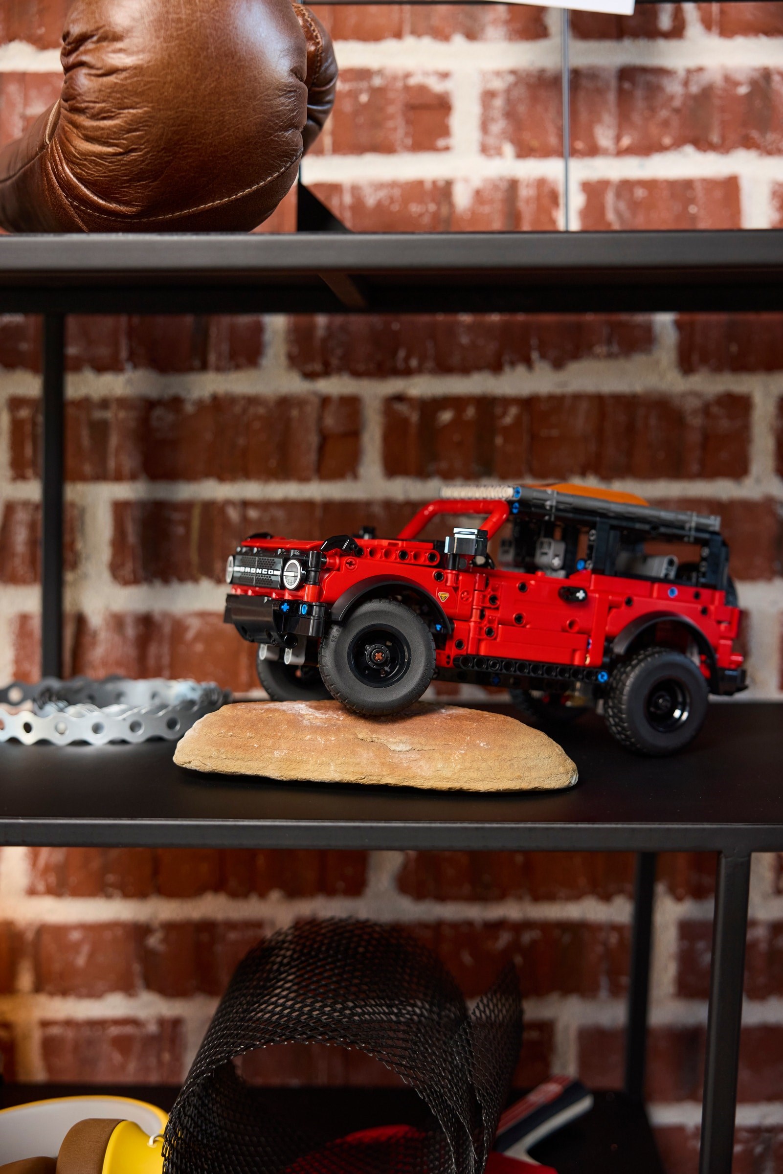 Конструктор LEGO Technic 42213 943 дет. - фото 6
