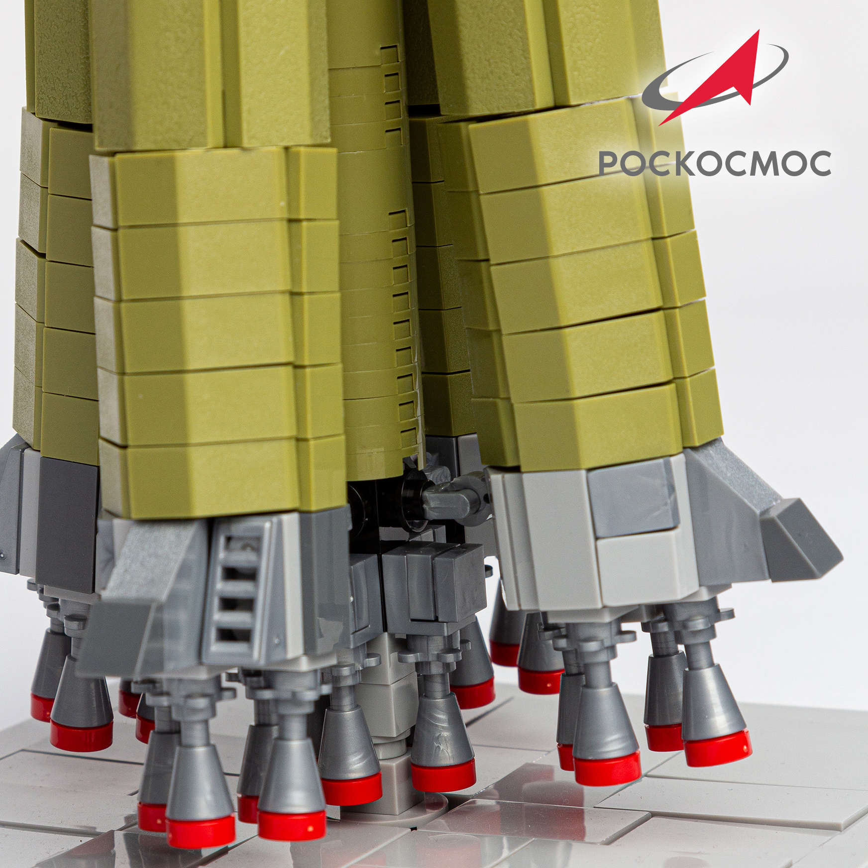 Конструктор Роскосмос Ракета-носитель Р-7 Семерка 721 дет. - фото 5