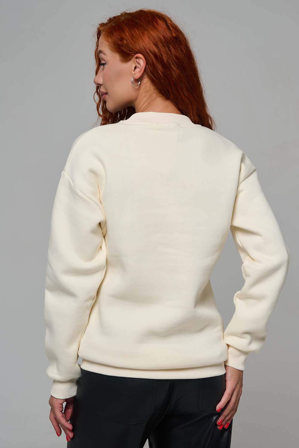 Свитшот Натали Суслова 8576 молочный+котик с сердцем - фото 2