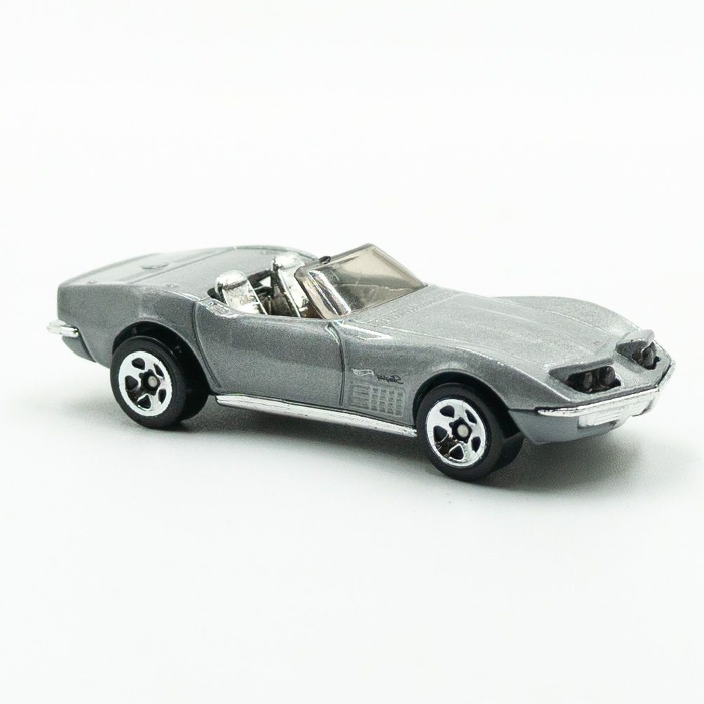 Автомобиль Hot Wheels 72 STINGRAY CONVERTIBLE 1:64 04619/68980 - фото 1
