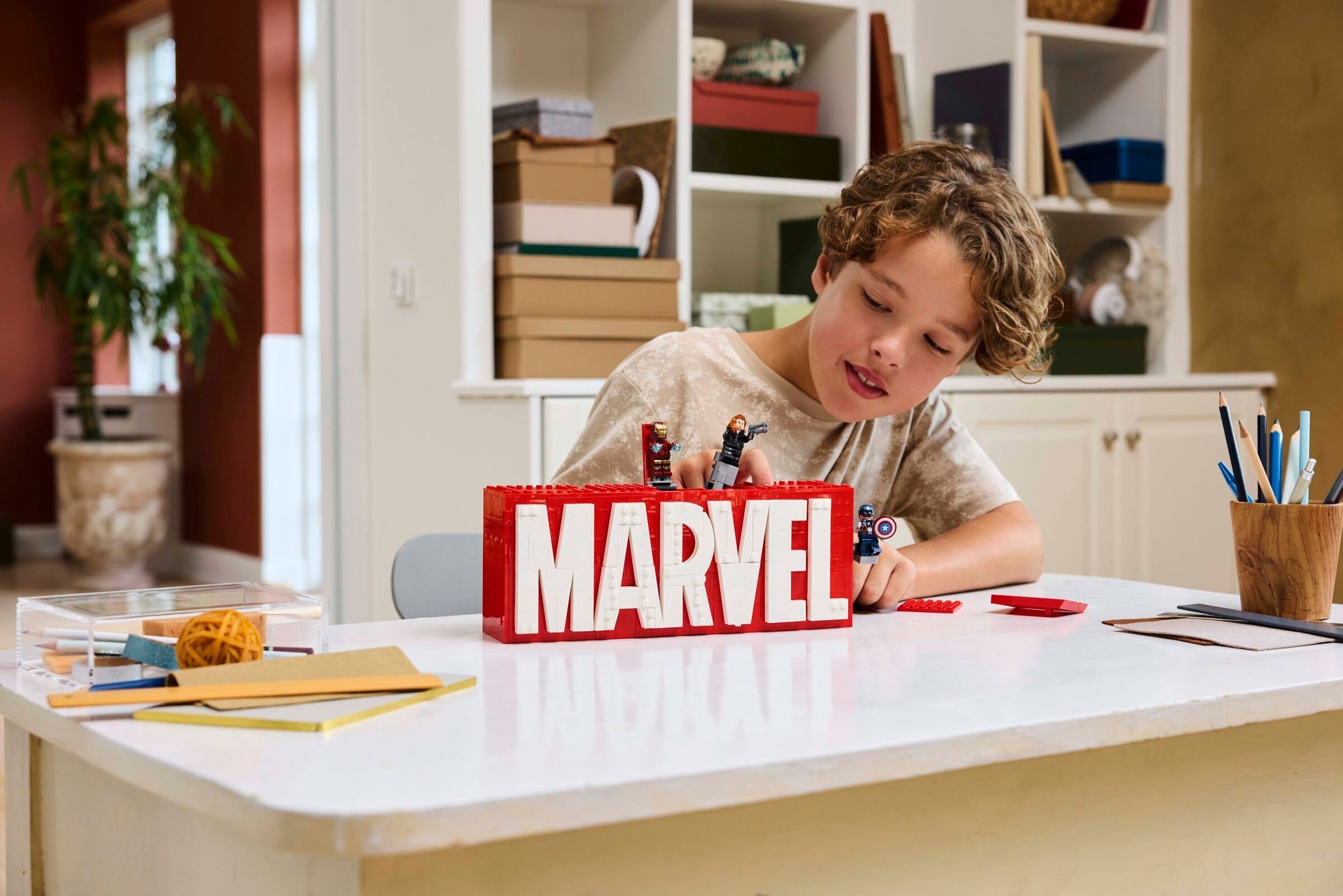 Конструктор LEGO Marvel Super Heroes 76313 931 дет. - фото 4