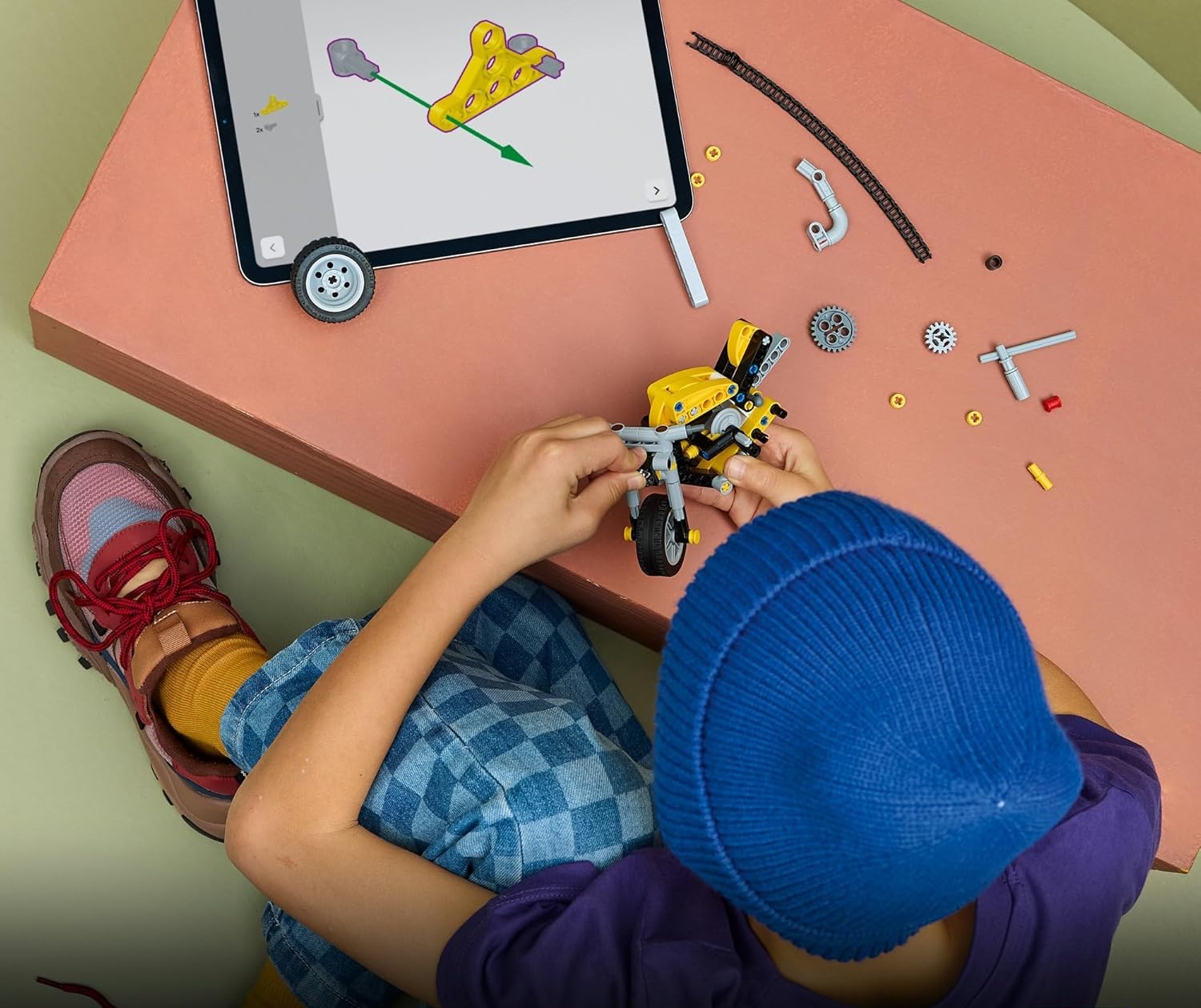 Конструктор LEGO Technic Желтый мотоцикл 151 дет. - фото 9