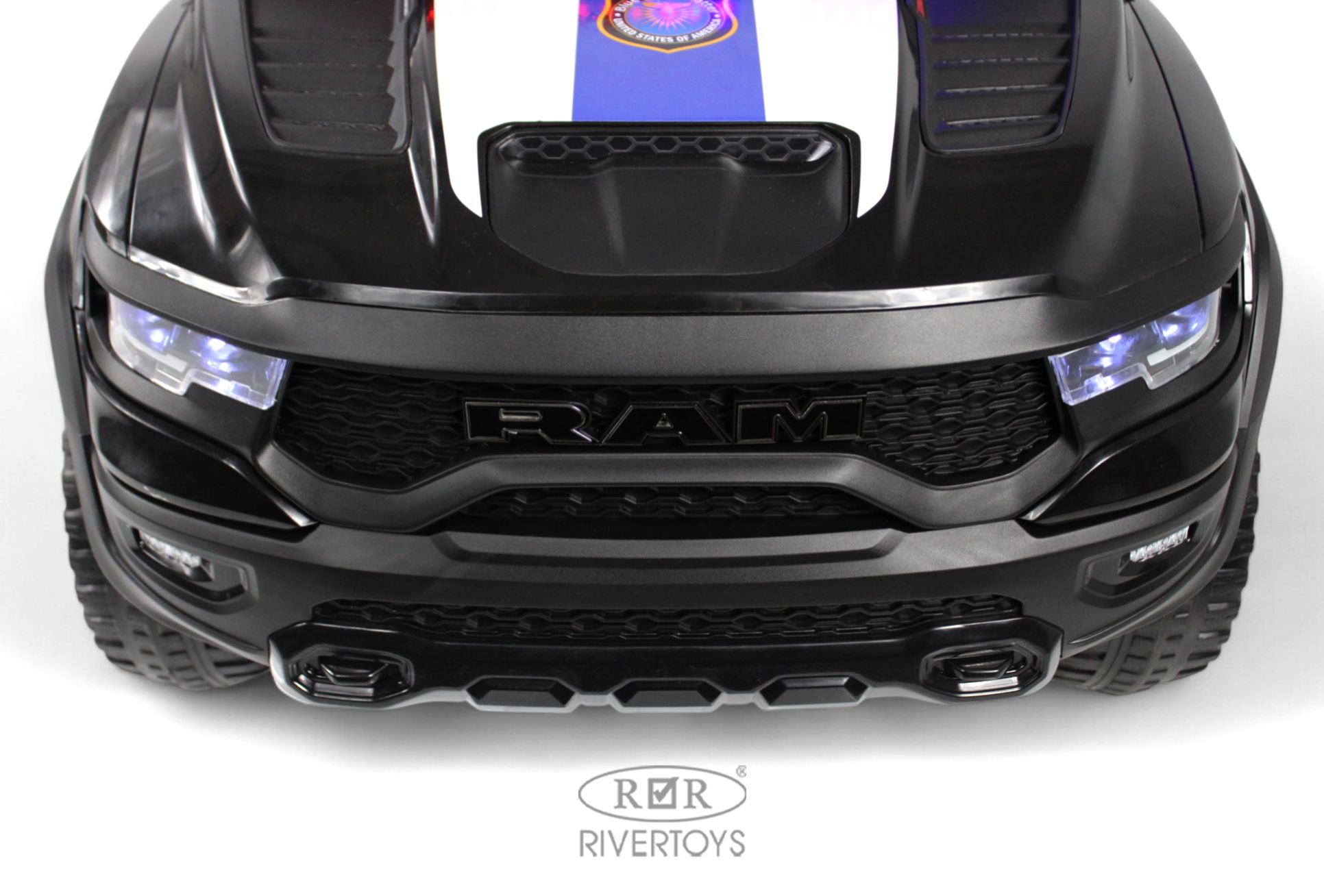Электромобиль RIVERTOYS O111OO-RAM-BLACK С пультом ДУ - фото 13