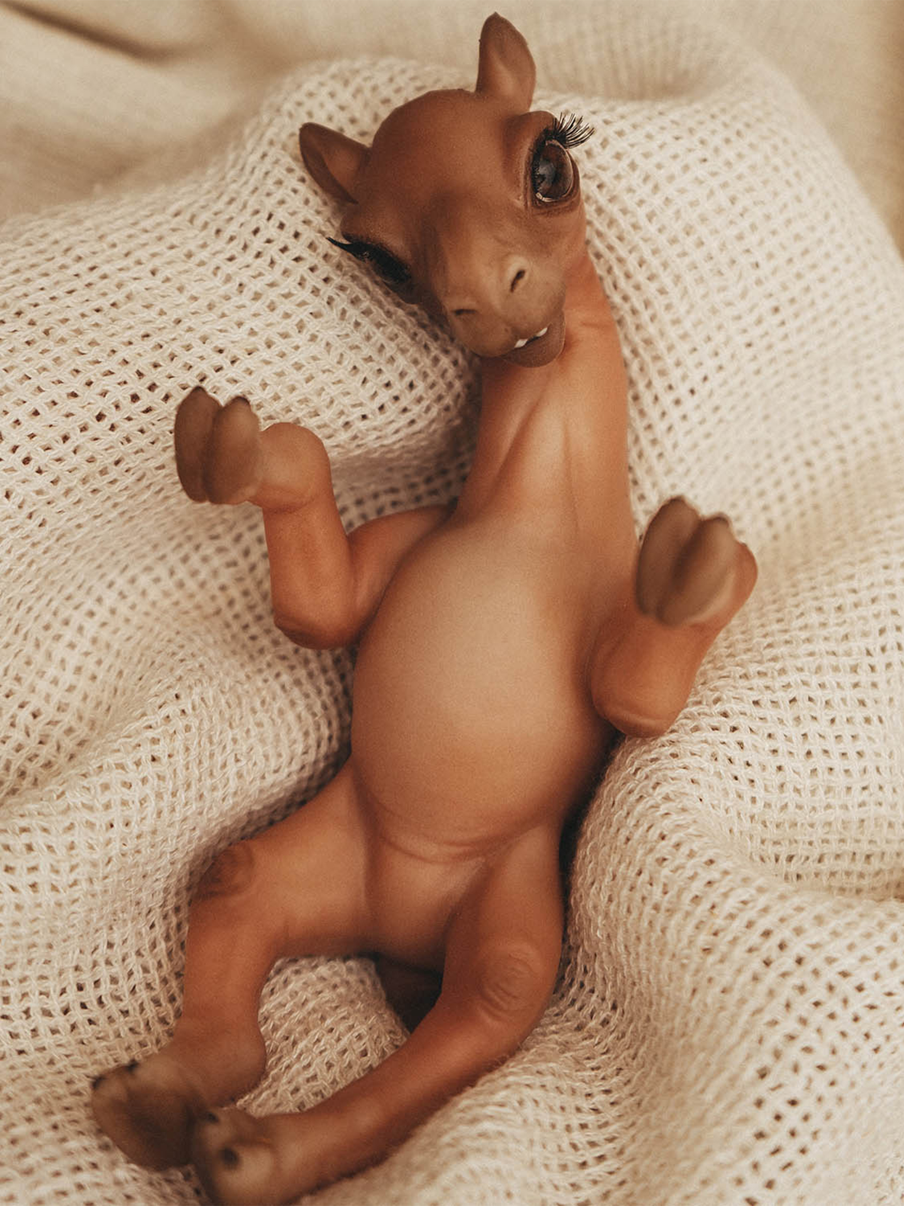 Кукла мини Magic Manufactory Magic Pets верблюд высота 16 см 4631171133028 - фото 2