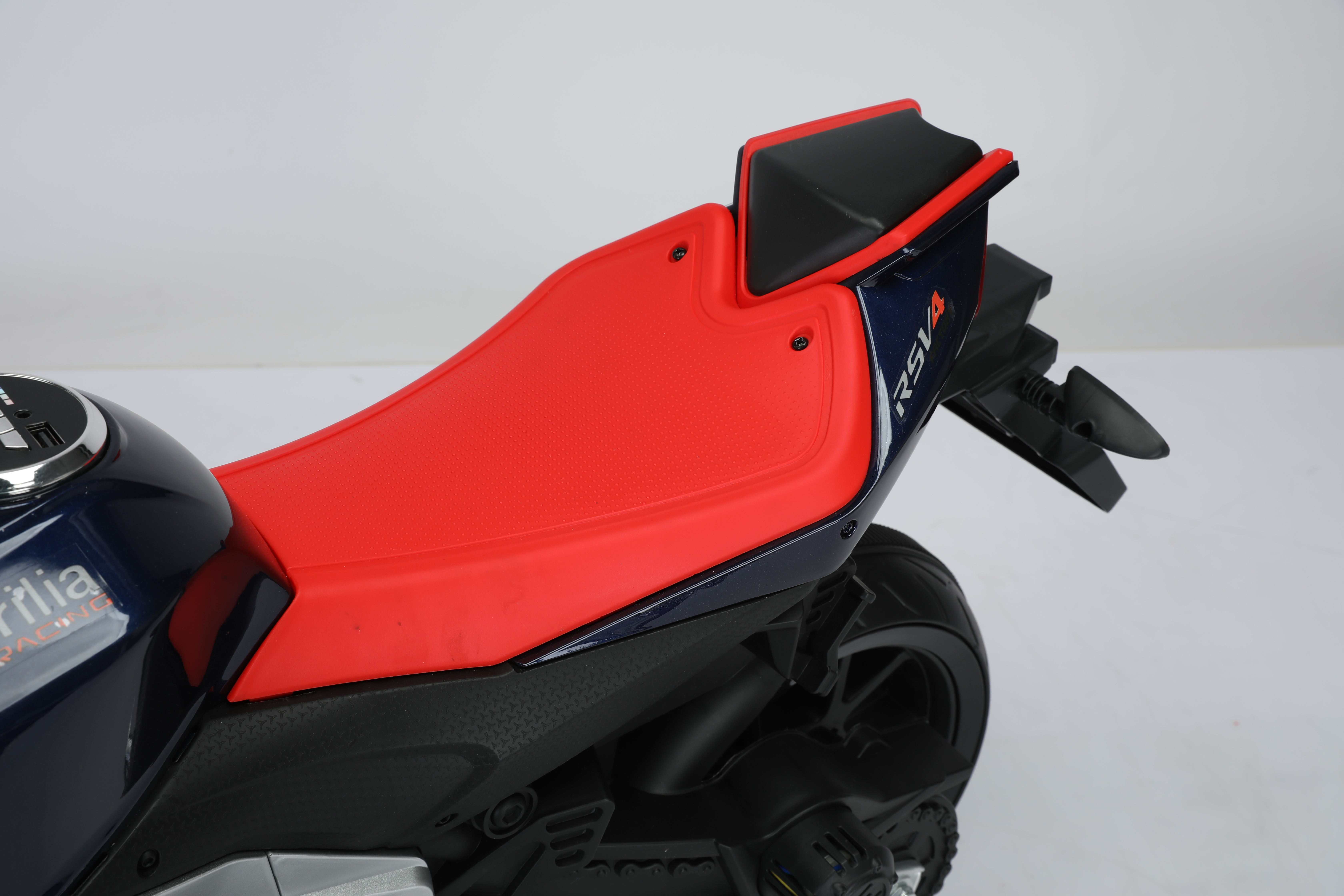 Электромотоцикл TOYLAND Moto Aprilia - фото 9