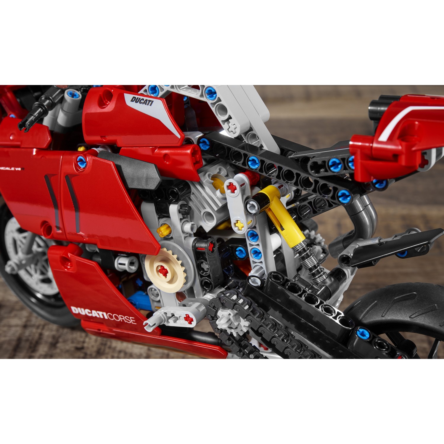 Конструктор LEGO Technic Ducati Panigale 646 дет. - фото 10