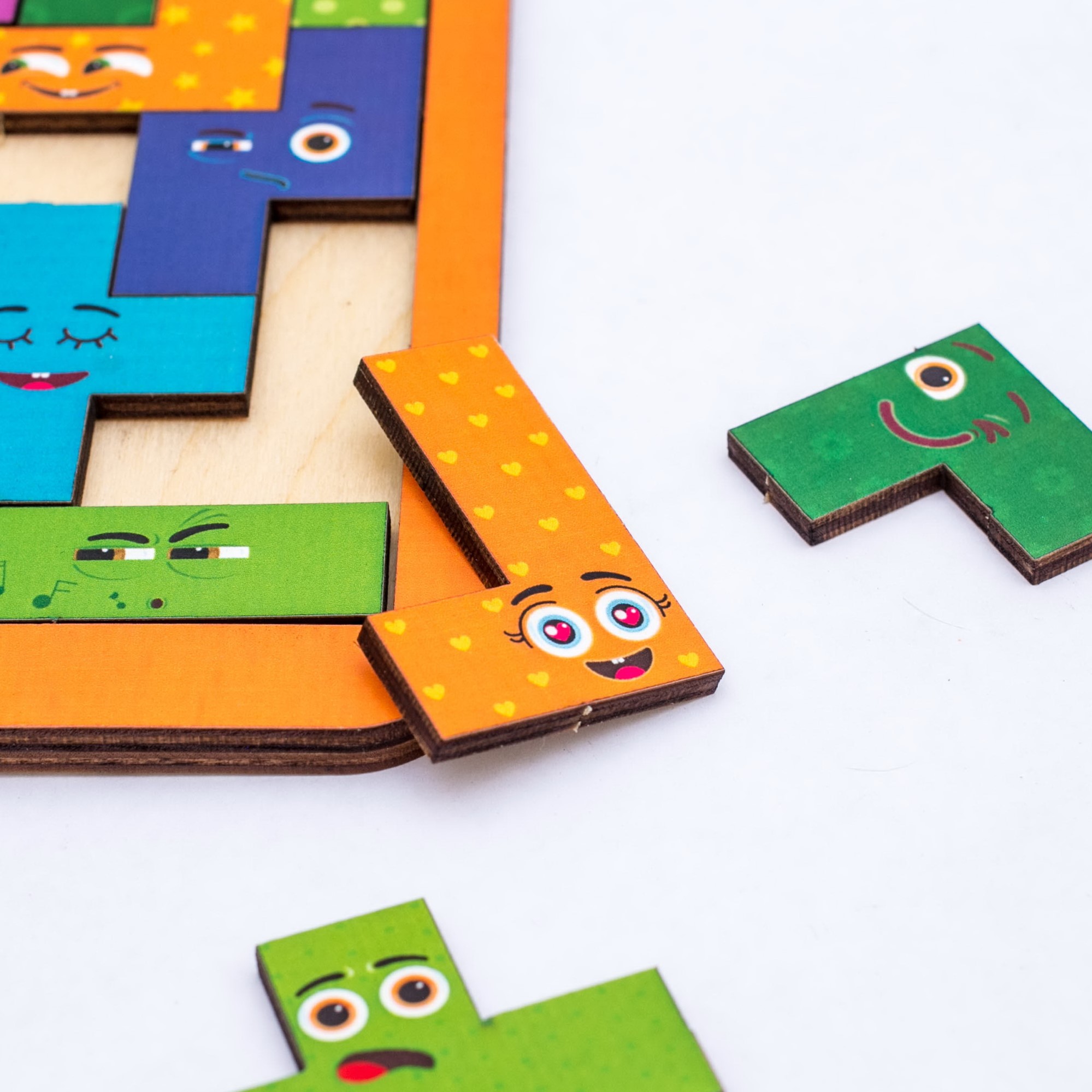 Игра логическая WOODLANDTOYS Тетрис малый Смайлики 065209 - фото 4
