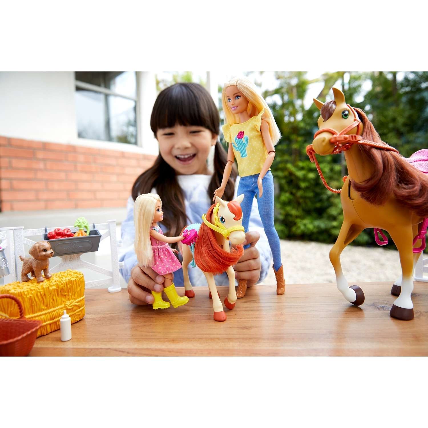 Кукла модельная Barbie FXH15 - фото 22