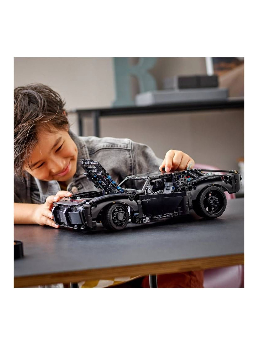 Конструктор LEGO Technic Бэтмен: Бэтмобиль 1360 дет. - фото 4