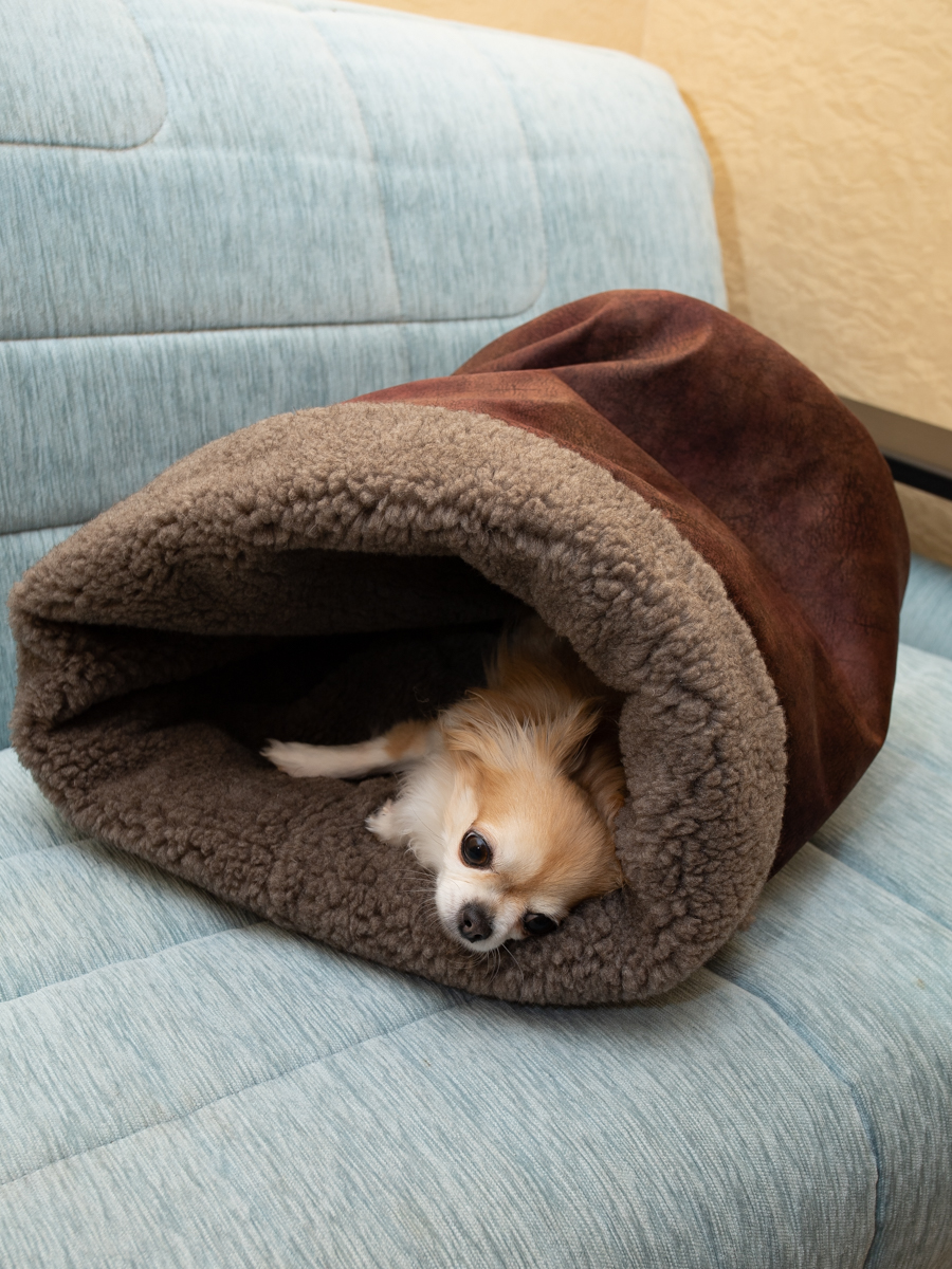 Домик для кошек и собак Пятница Нора меховая бордовая - фото 4