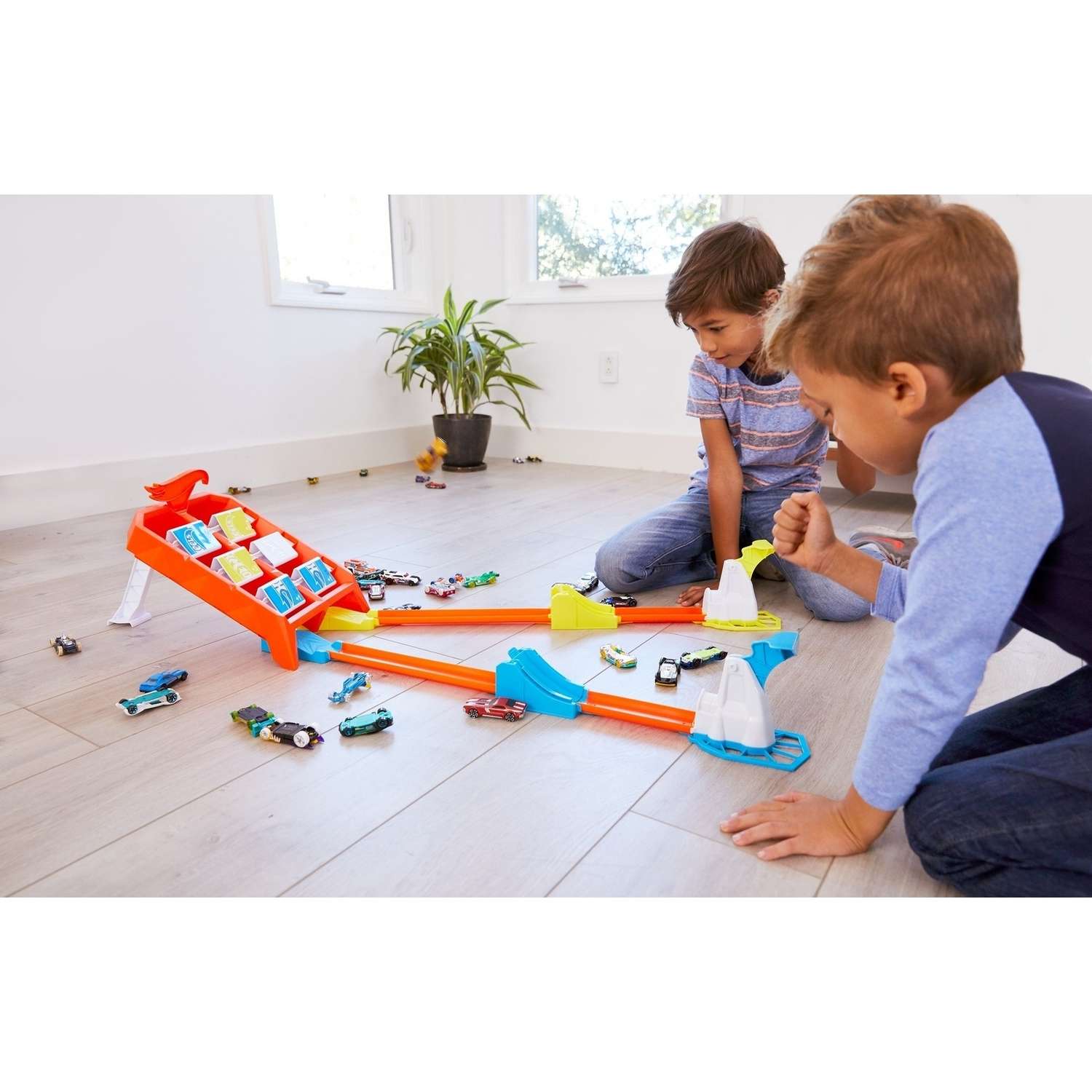 Трек Hot Wheels Бросающий вызов с пусковой установкой GBF89 - фото 11