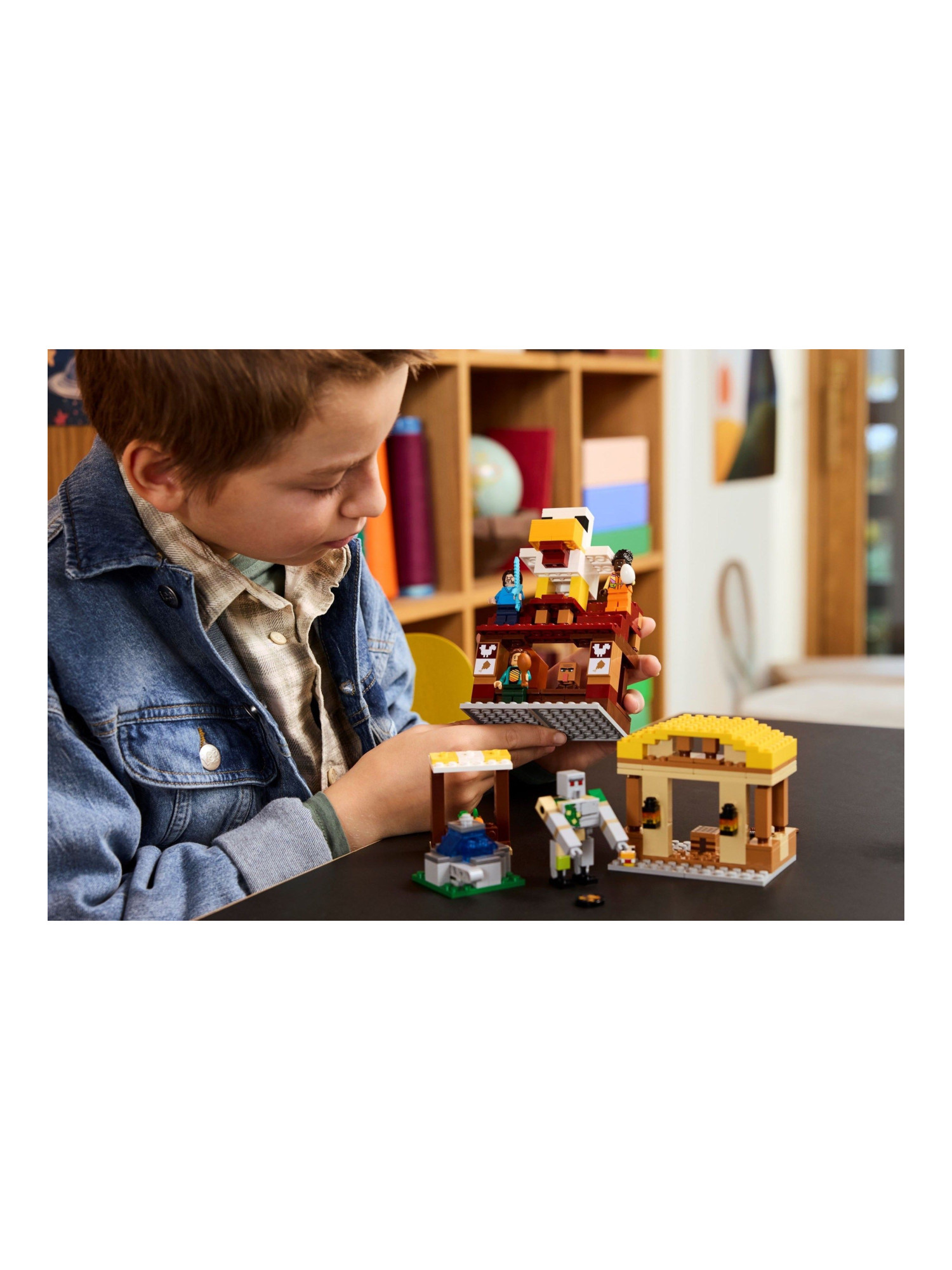 Конструктор LEGO Minecraft Нападение на деревню 555 дет. - фото 6