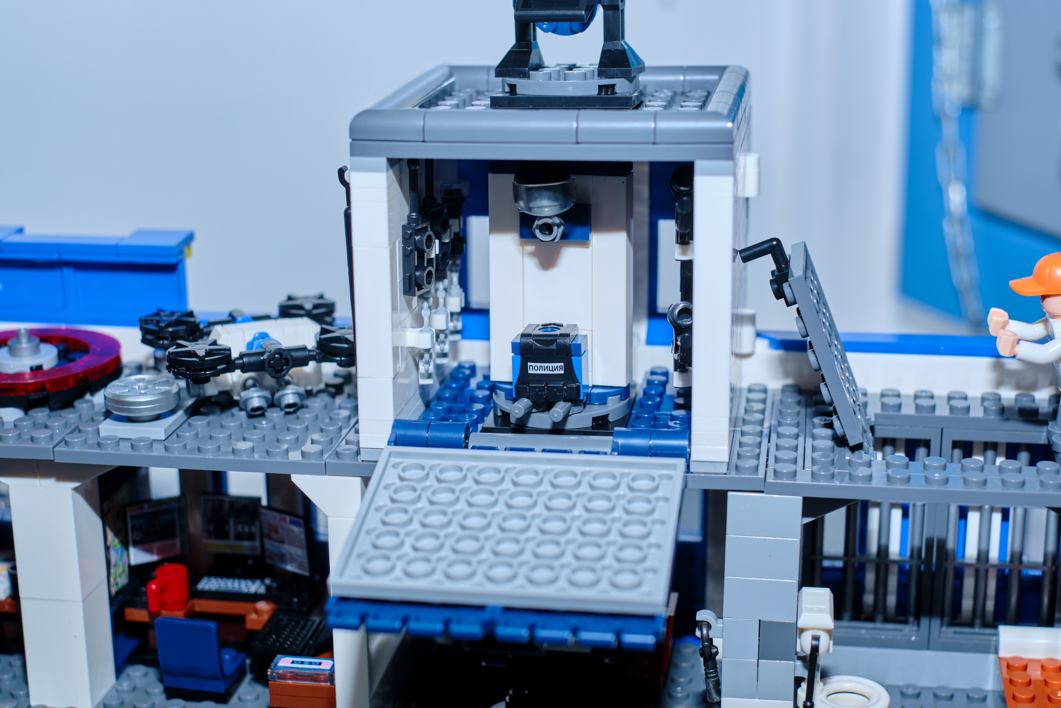 Конструктор brick labs Форт правосудия 1423 дет. - фото 12