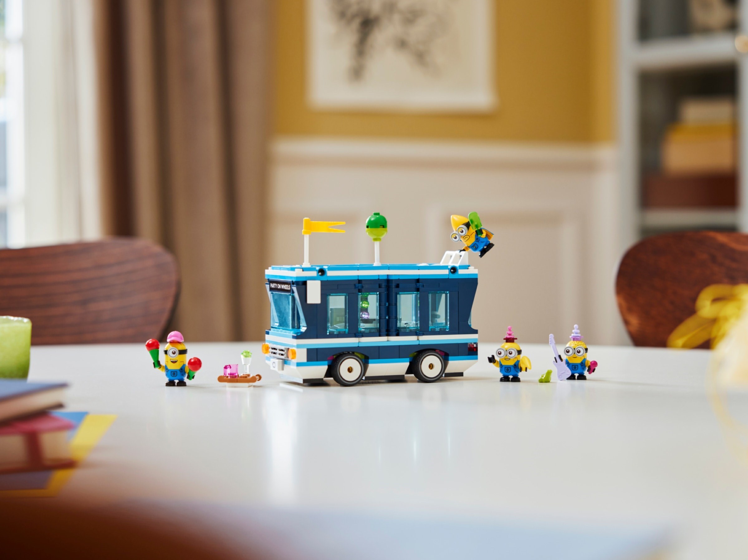 Конструктор LEGO Minions 75581 379 дет. - фото 9