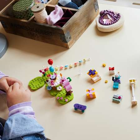 Конструктор LEGO Animal Crossing Julians Birthday Party блочный