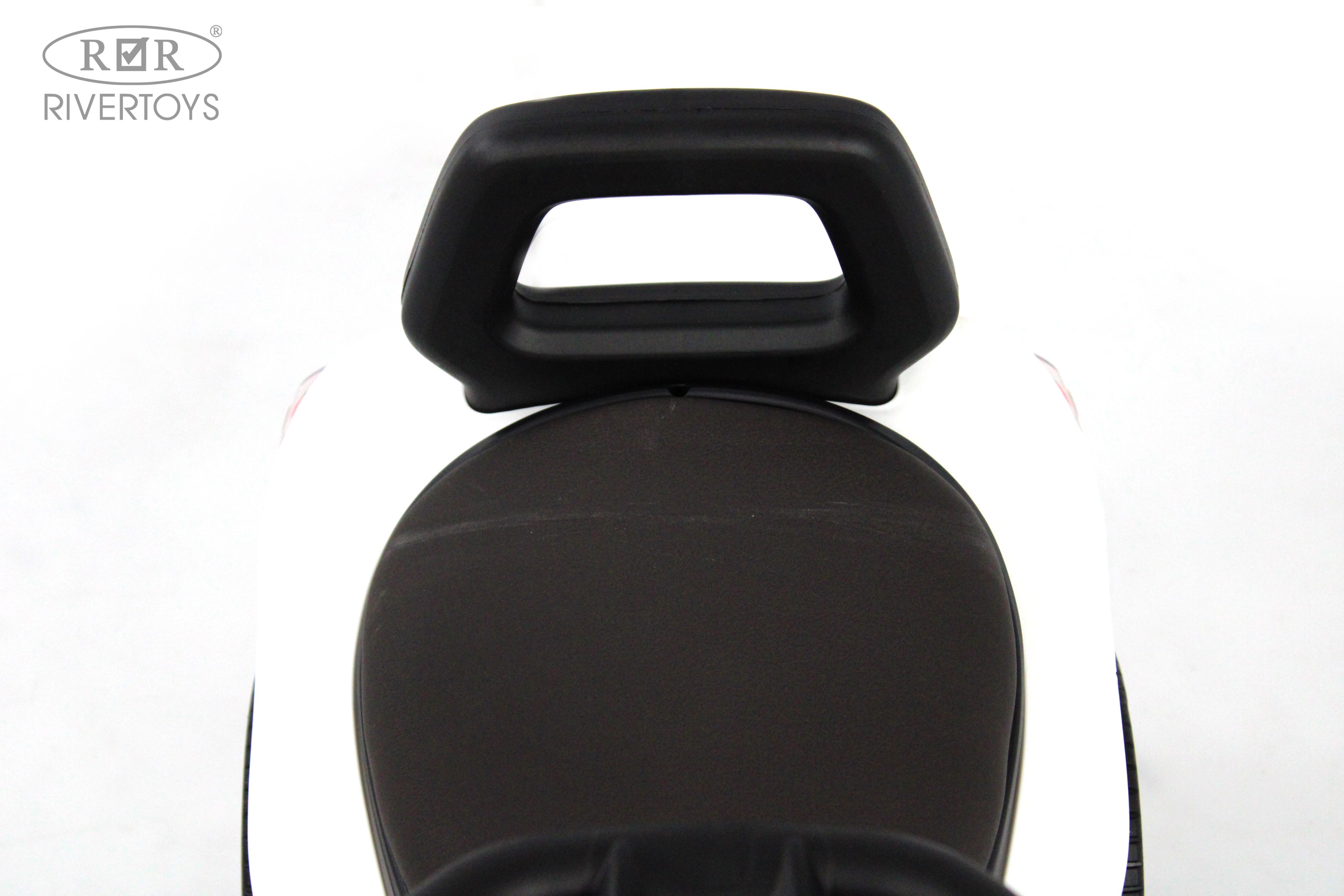 Каталка RIVERTOYS Z002ZZ-D-WHITE белый - фото 6