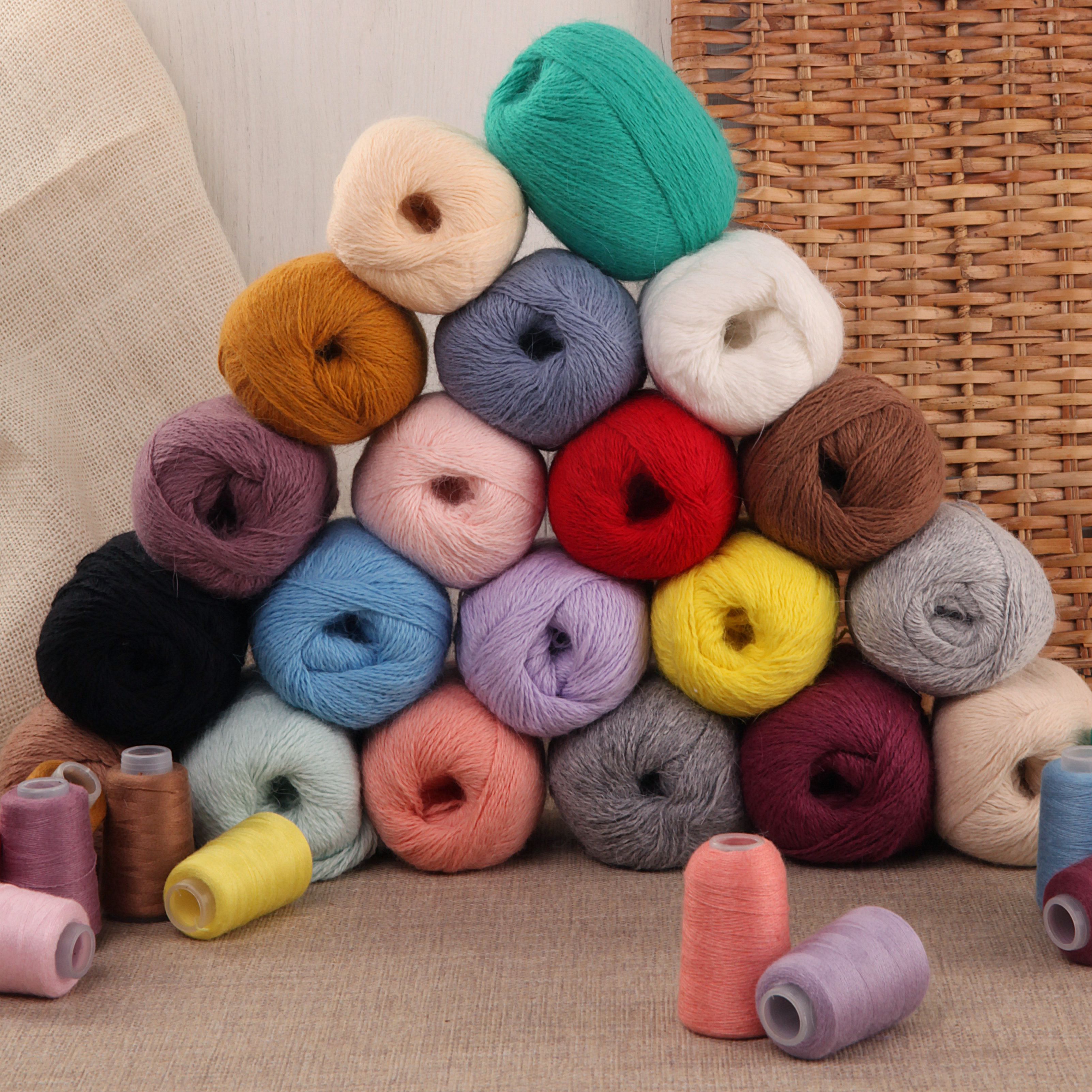 Пряжа Astra Premium Пух норки Mink yarn воздушная с ворсом 50 г 290 м 011 черный 1 моток - фото 13