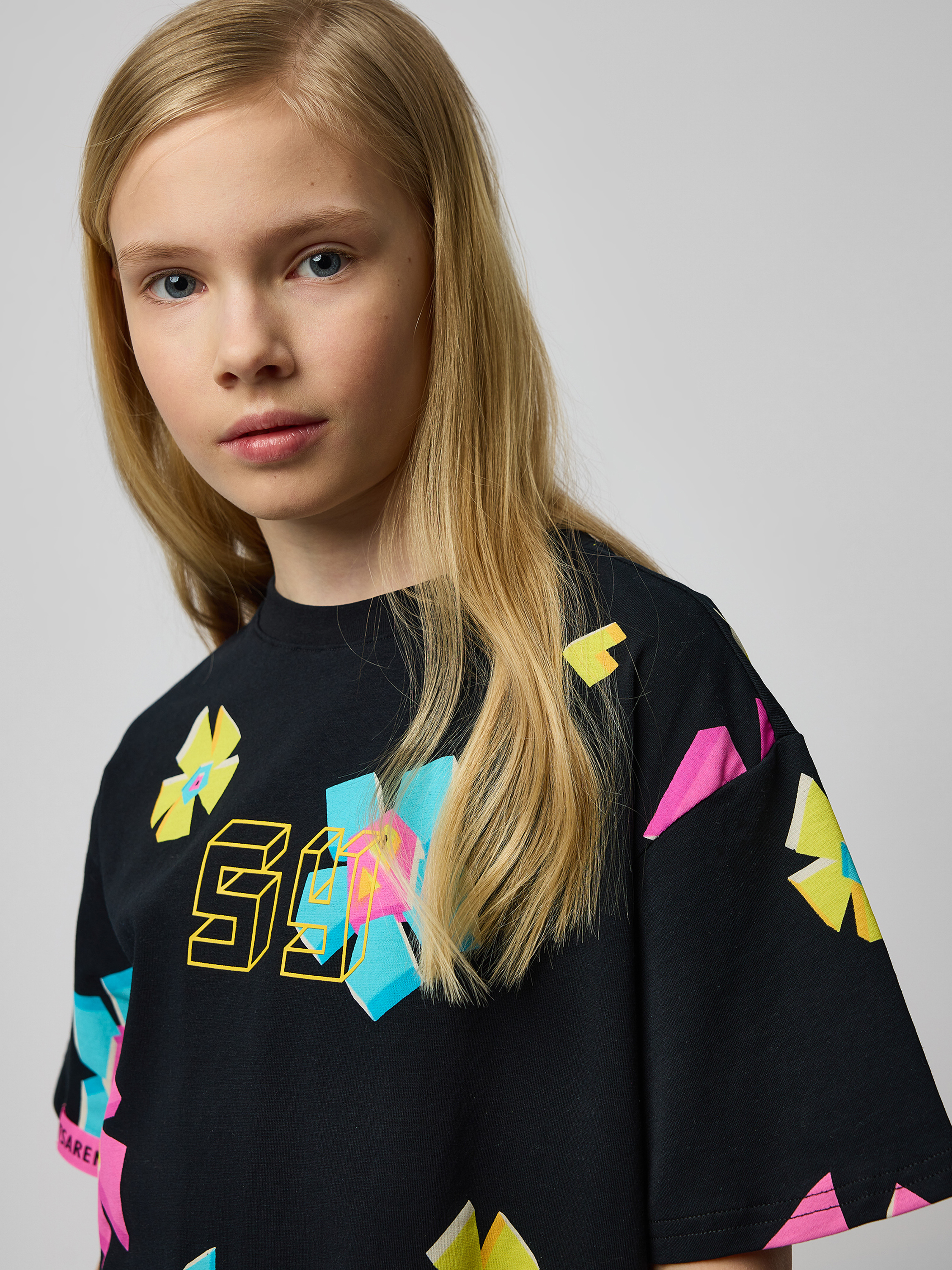 Изображение товара Футболка Futurino Fashion для девочек с авторским принтом 140