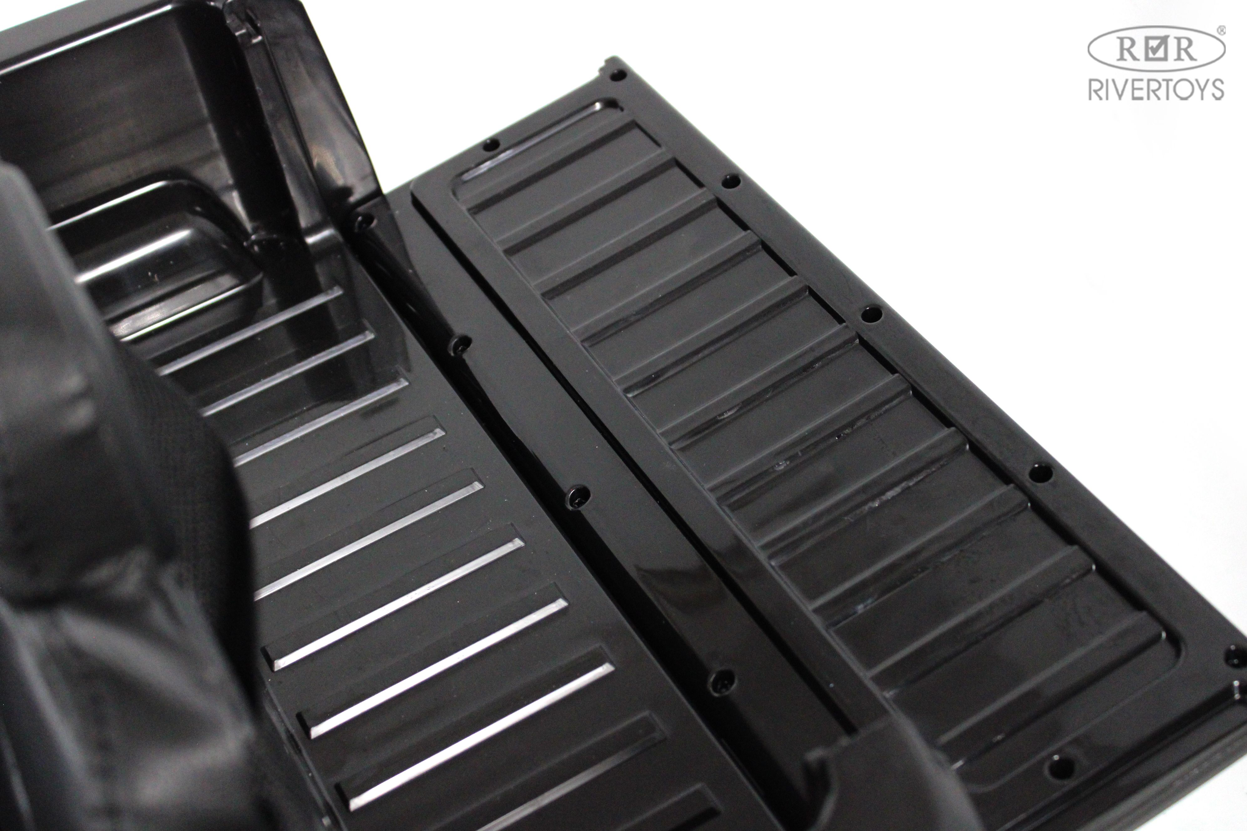 Электромобиль RIVERTOYS O111OO-RAM-BLACK С пультом ДУ - фото 26