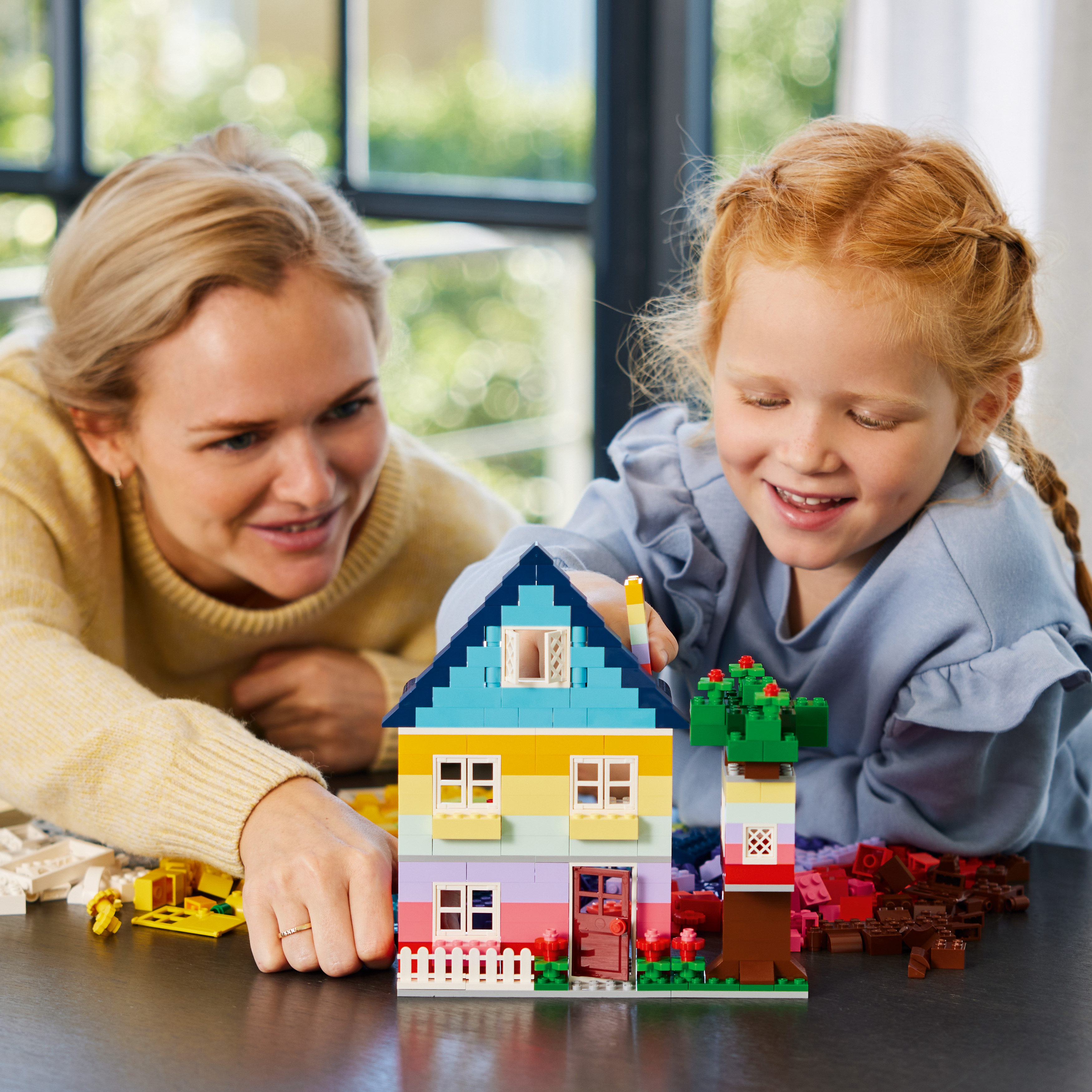 Конструктор LEGO Classic Креативные дома 850 дет. - фото 8