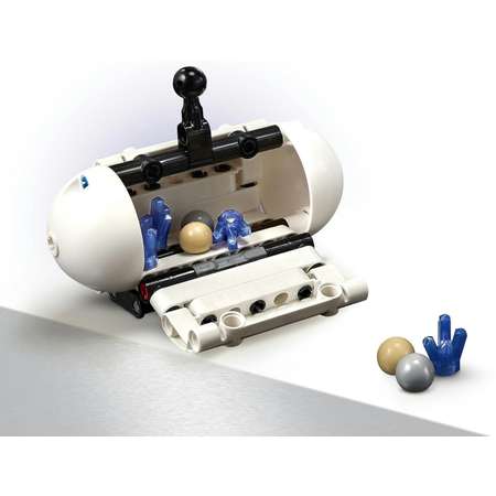 Конструктор LEGO Technic Lunar Outpost Moon Rover 1082 дет.