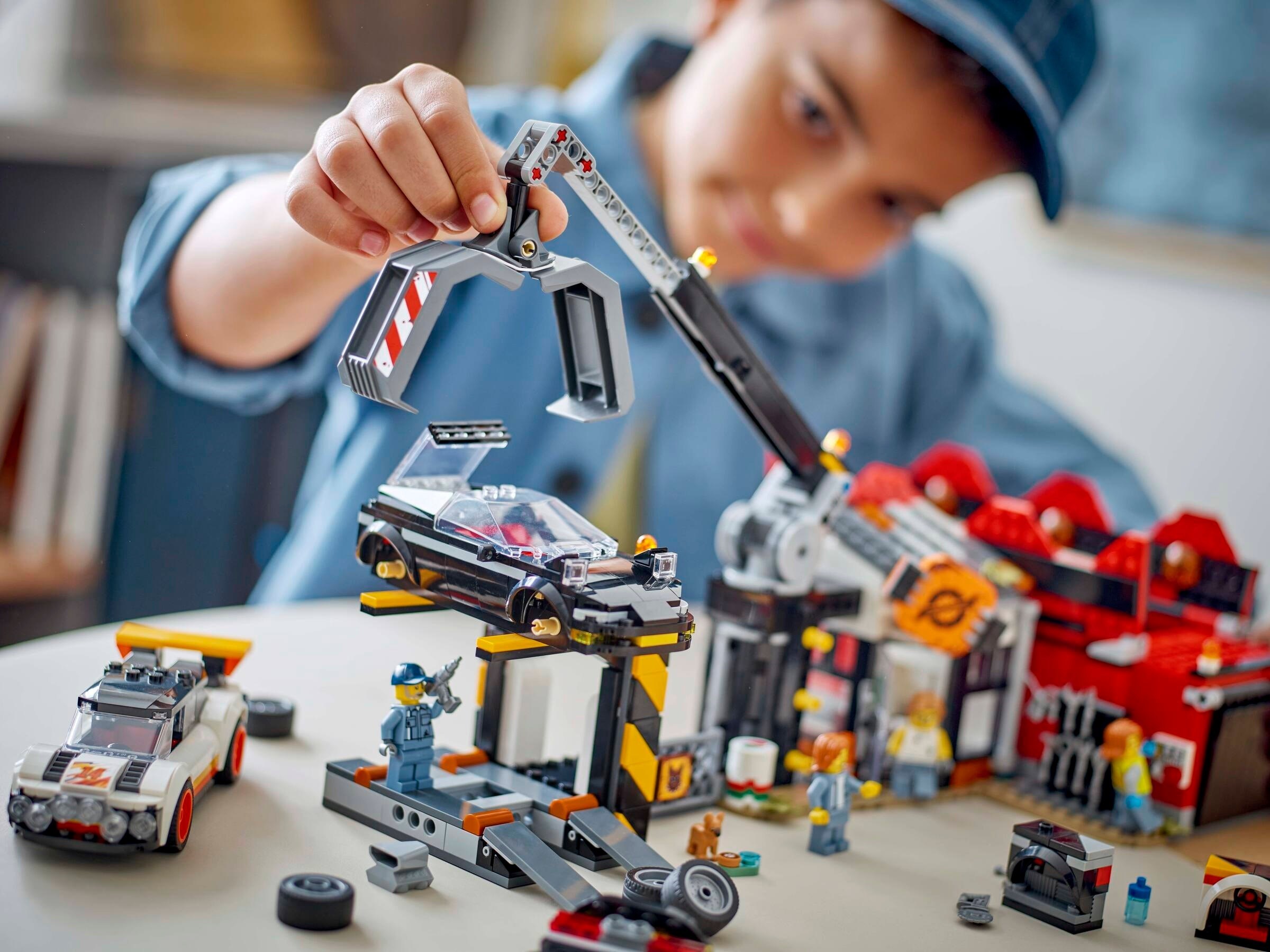 Конструктор LEGO City 60472 871 дет. - фото 4