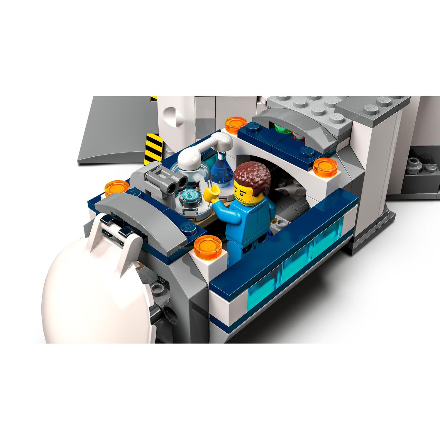 Конструктор LEGO City Space Лунная научная база 786 дет. - фото 7