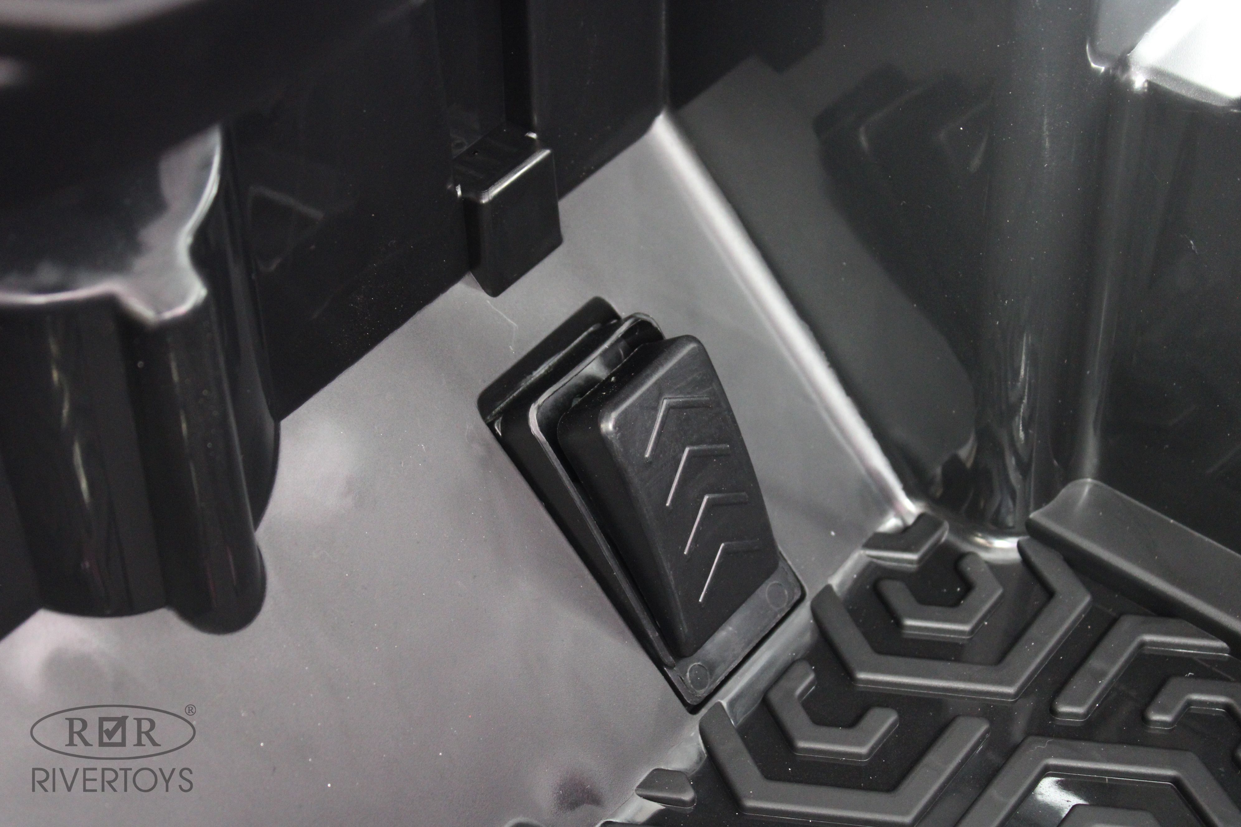 Электромобиль RIVERTOYS F888FF-BLUE С пультом ДУ - фото 23