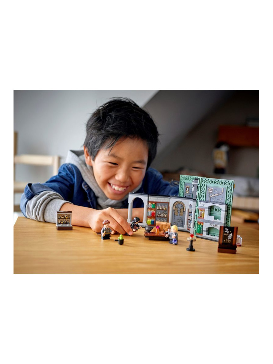 Конструктор LEGO Harry Potter Урок зельеварения 271 дет. - фото 12