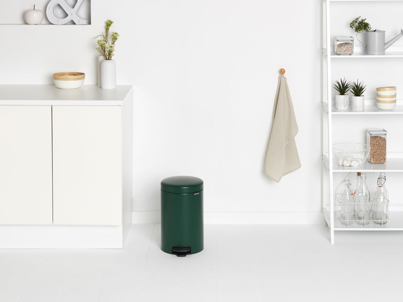 Бак мусорный Brabantia NewIcon с педалью зеленая сосна 12л 304040 - фото 8