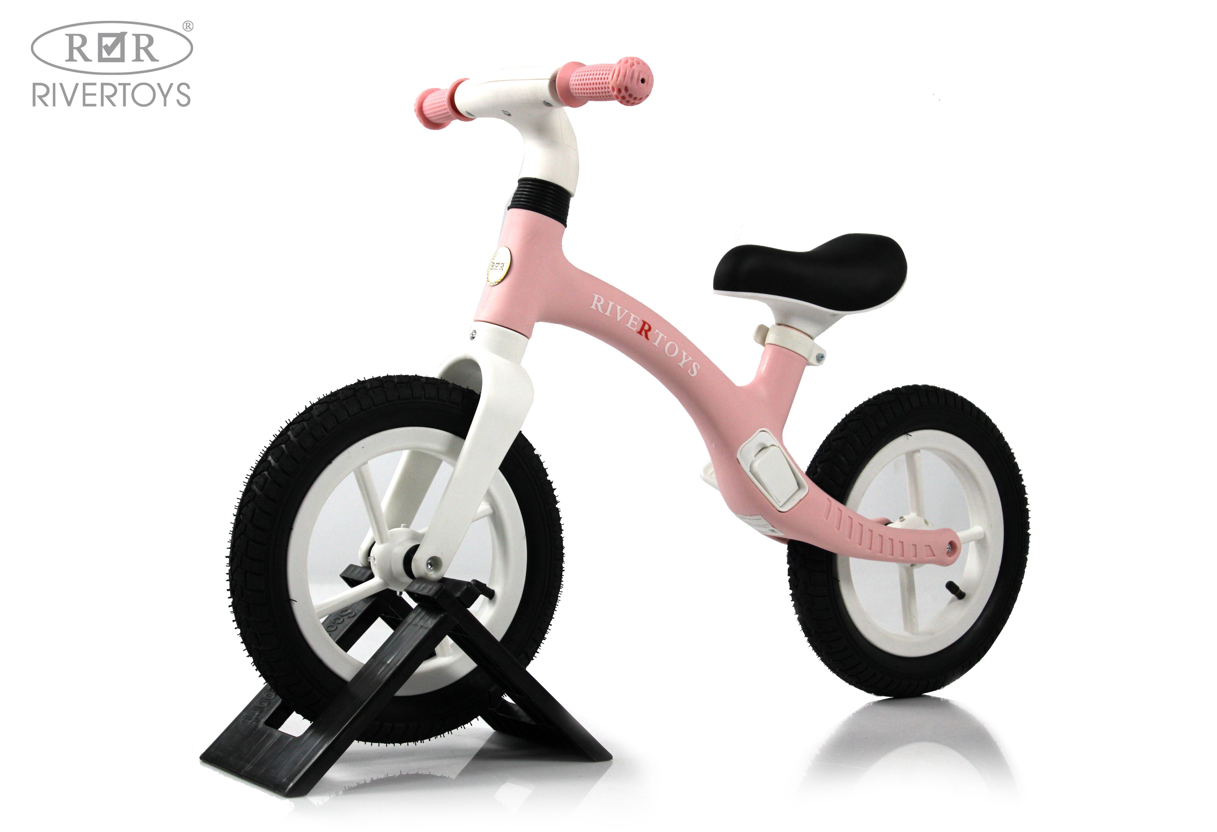 Двухколесный беговел RIVERTOYS 12 дюймов - фото 1