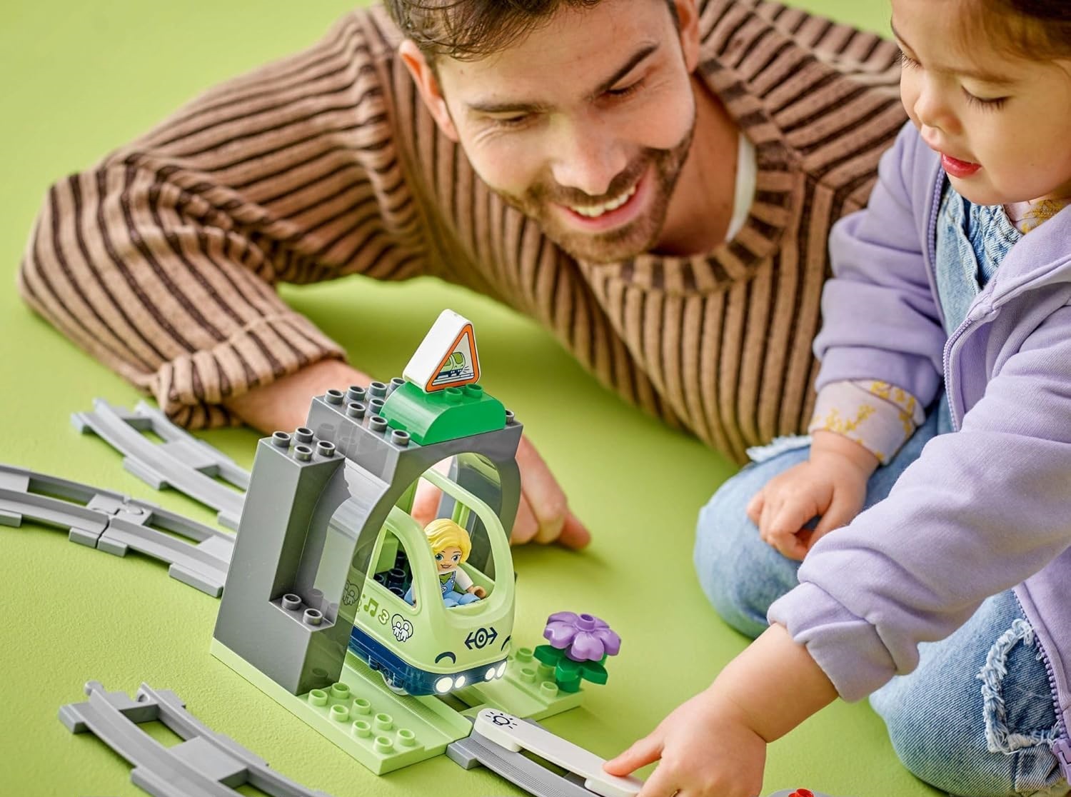 Конструктор LEGO DUPLO Железнодорожный туннель и пути 20 дет. - фото 6
