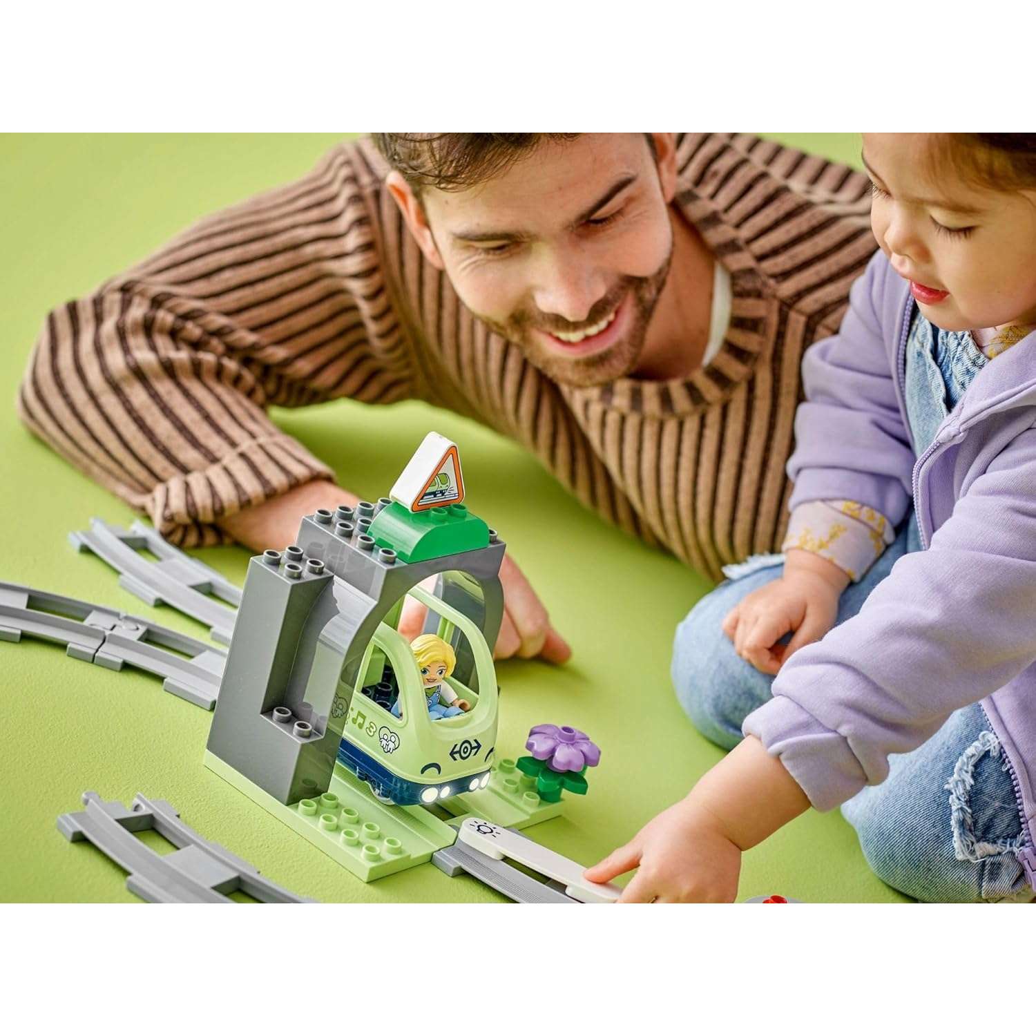 Конструктор LEGO DUPLO Железнодорожный туннель и пути блочный - фото 6