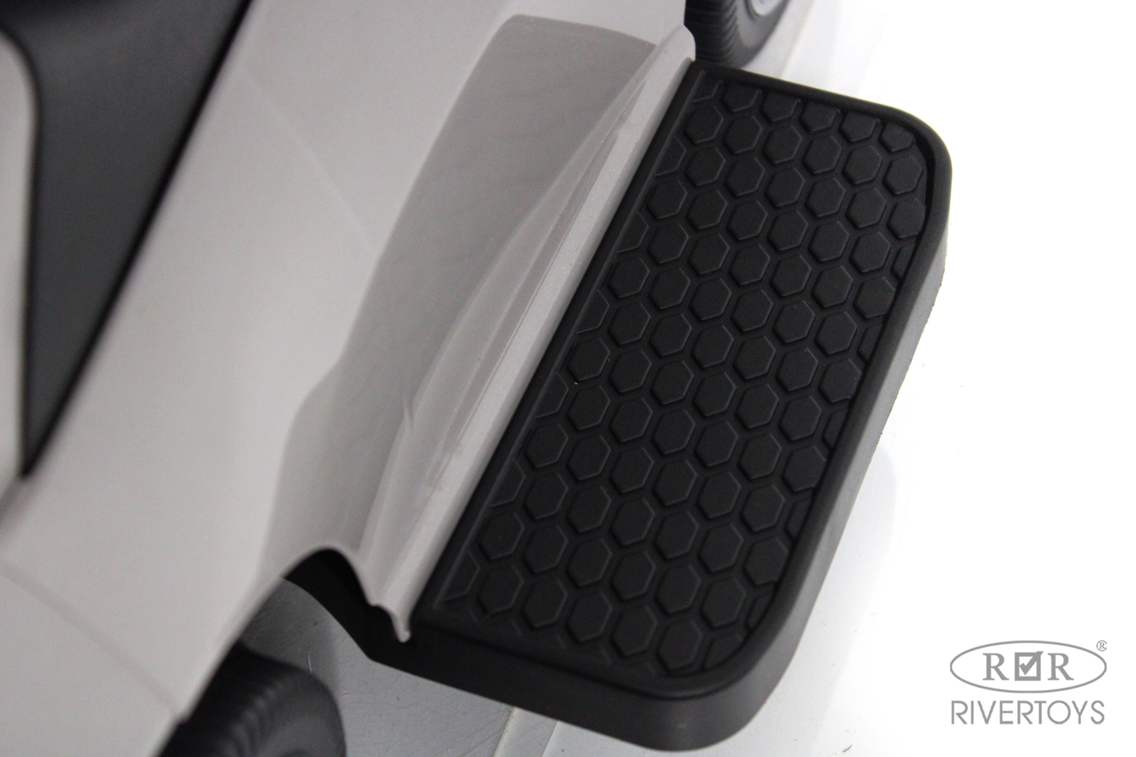 Каталка RIVERTOYS Z005ZZ-B-GREY серый - фото 7