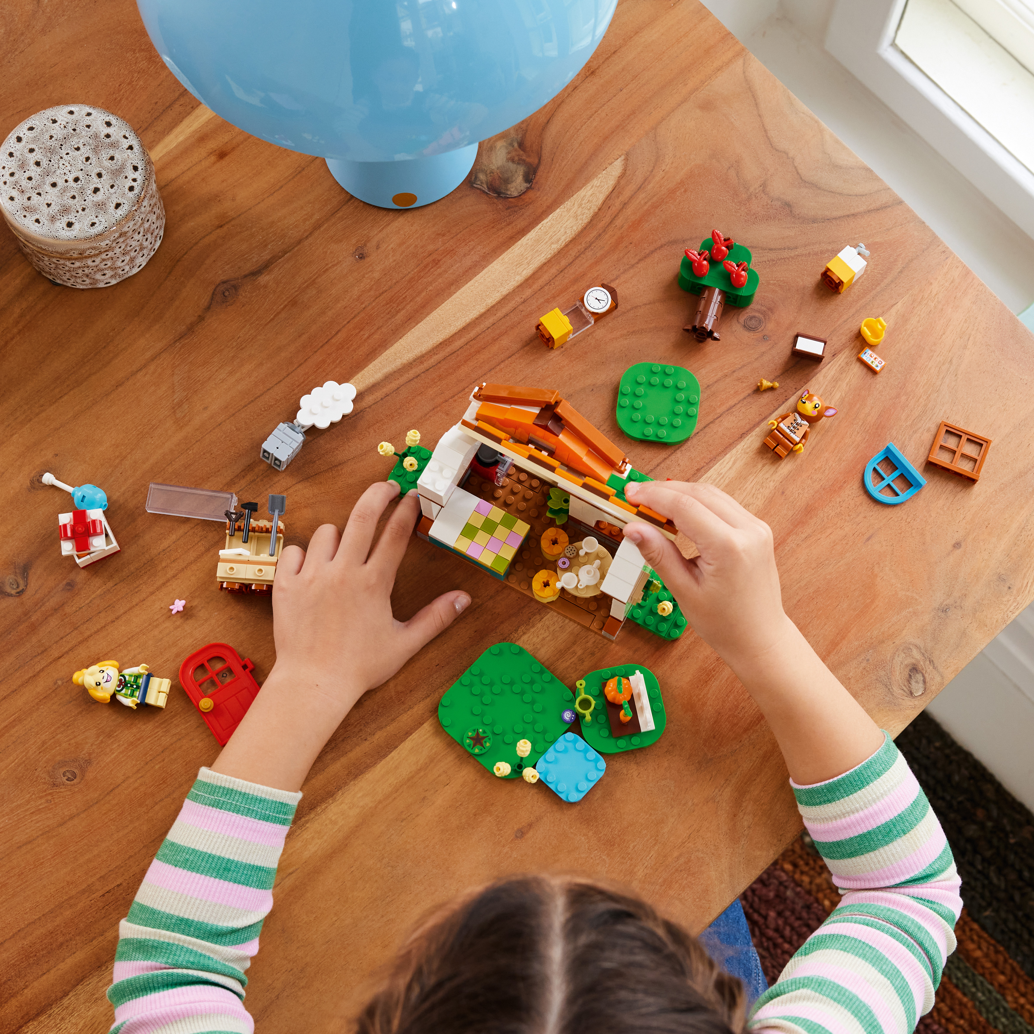 Конструктор LEGO Animal Crossing Isabelles House Visit - фото 3