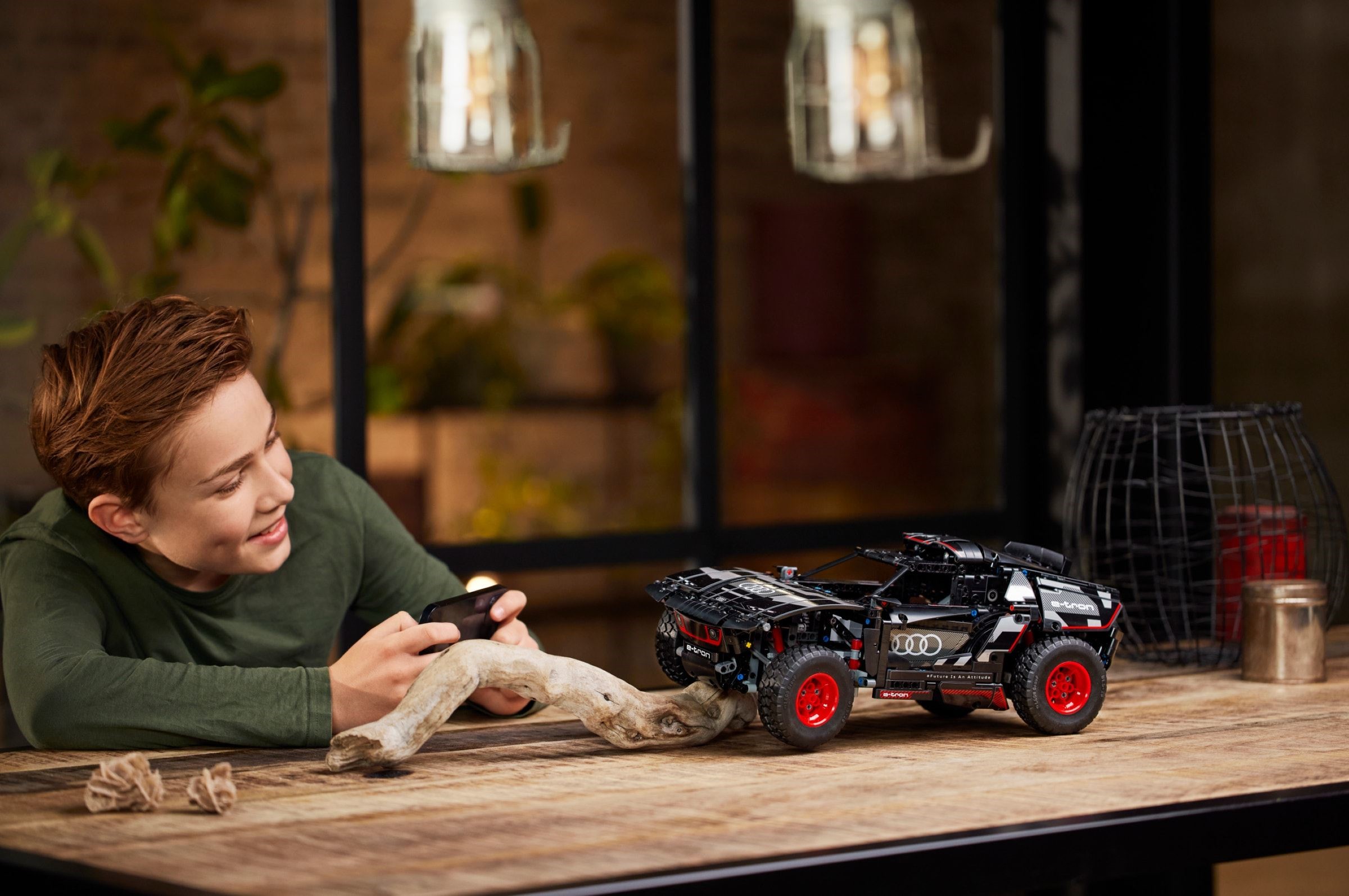Конструктор LEGO Technic 42160 914 дет. - фото 7
