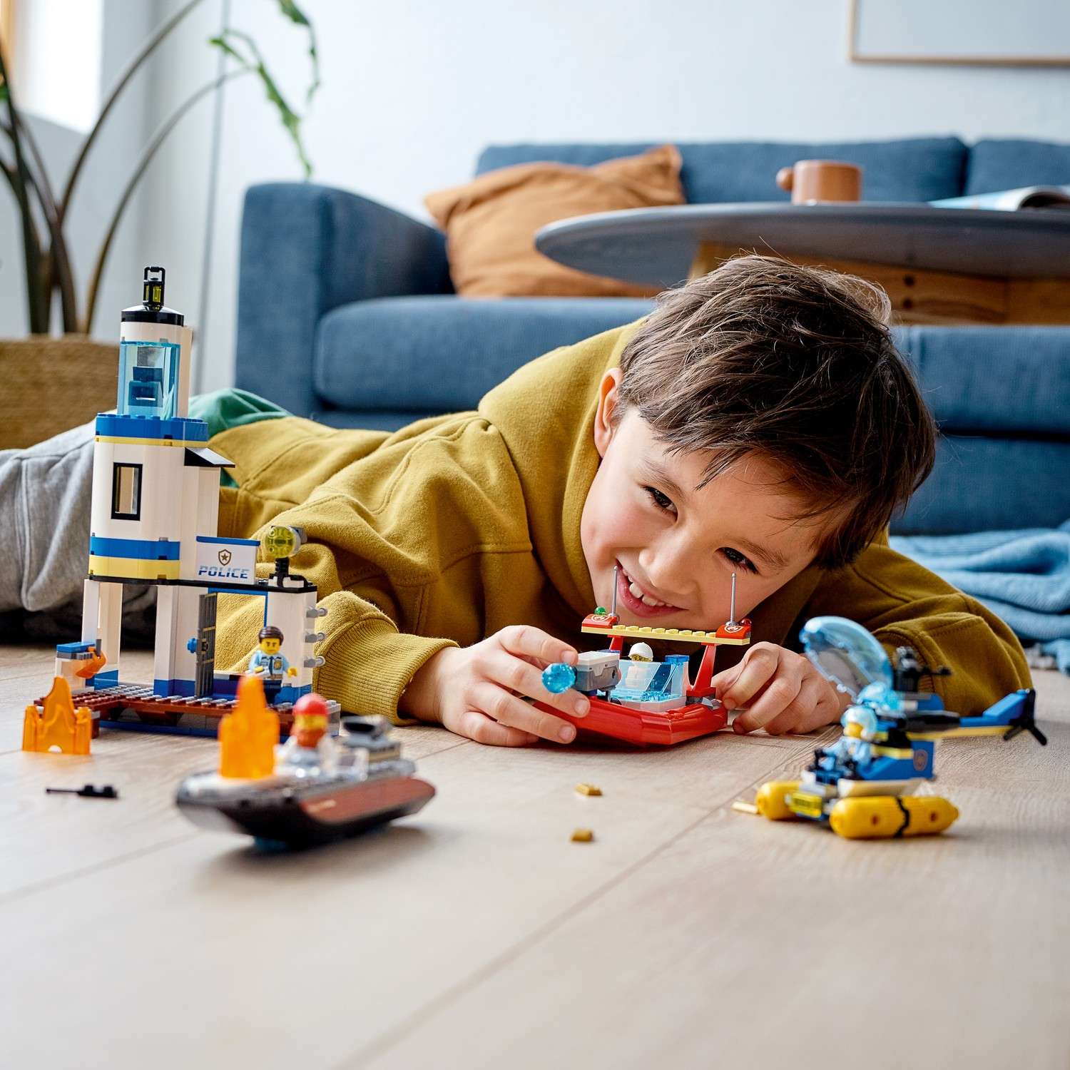 Конструктор LEGO City SeasidePolice and FireMission блочный - фото 10