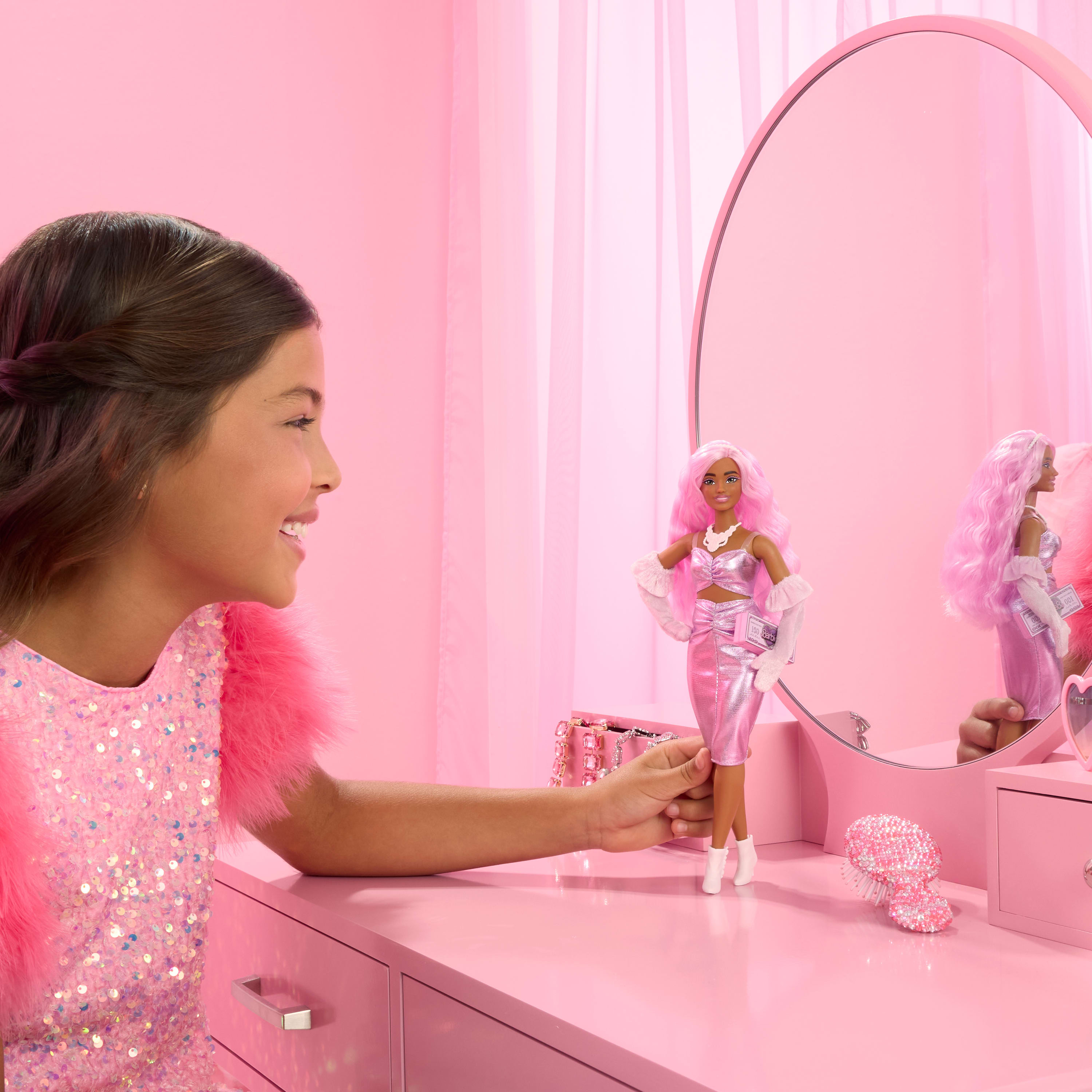Кукла модельная Barbie с розовыми волосами HYV25 - фото 4